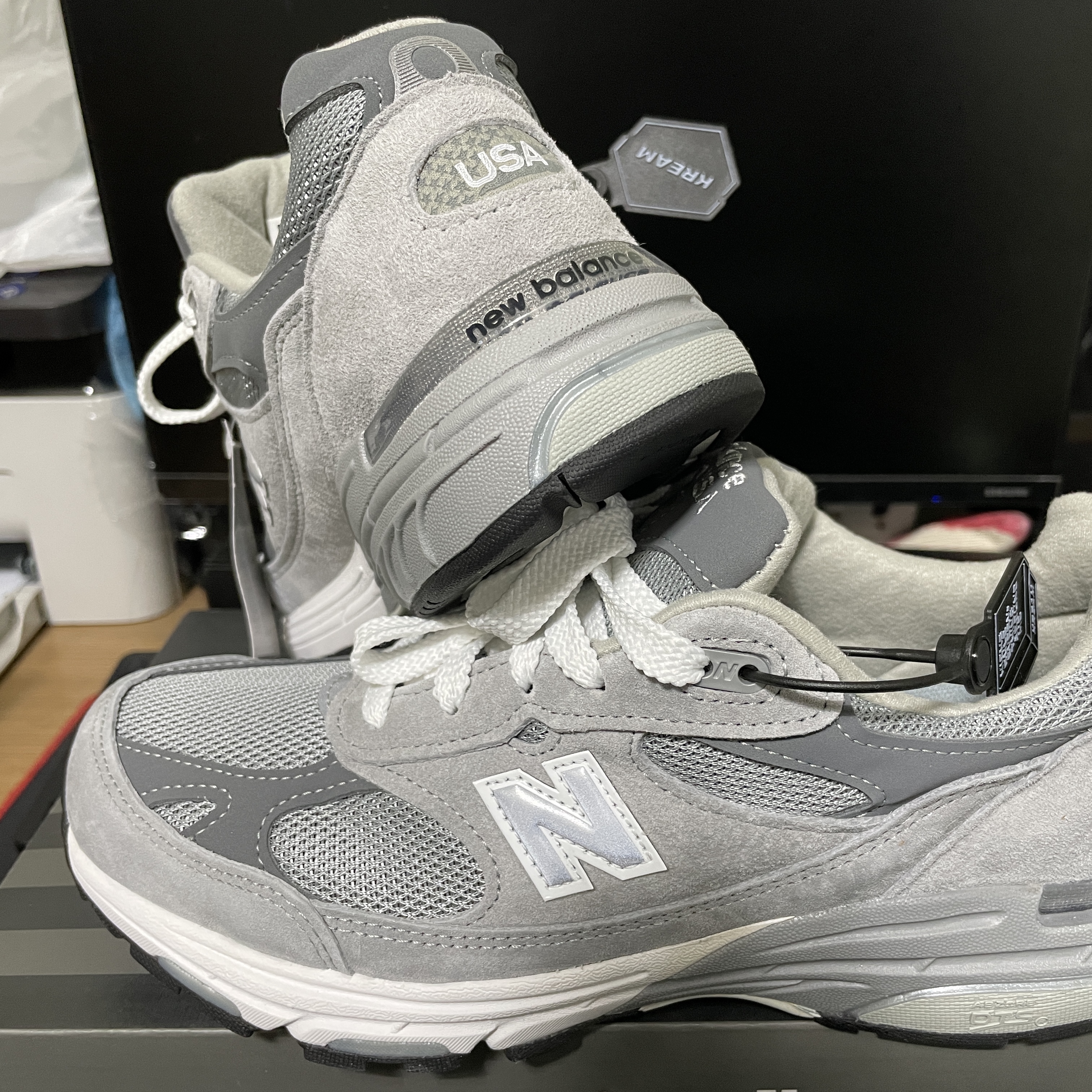(W) New Balance 993 Made in USA Grey - B Standard 착용 스타일