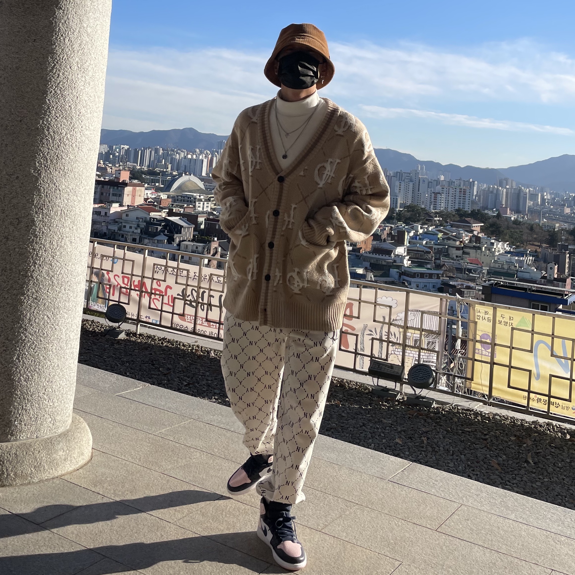 (W) Jordan 1 Retro High OG Atmosphere 착용 스타일 - 1