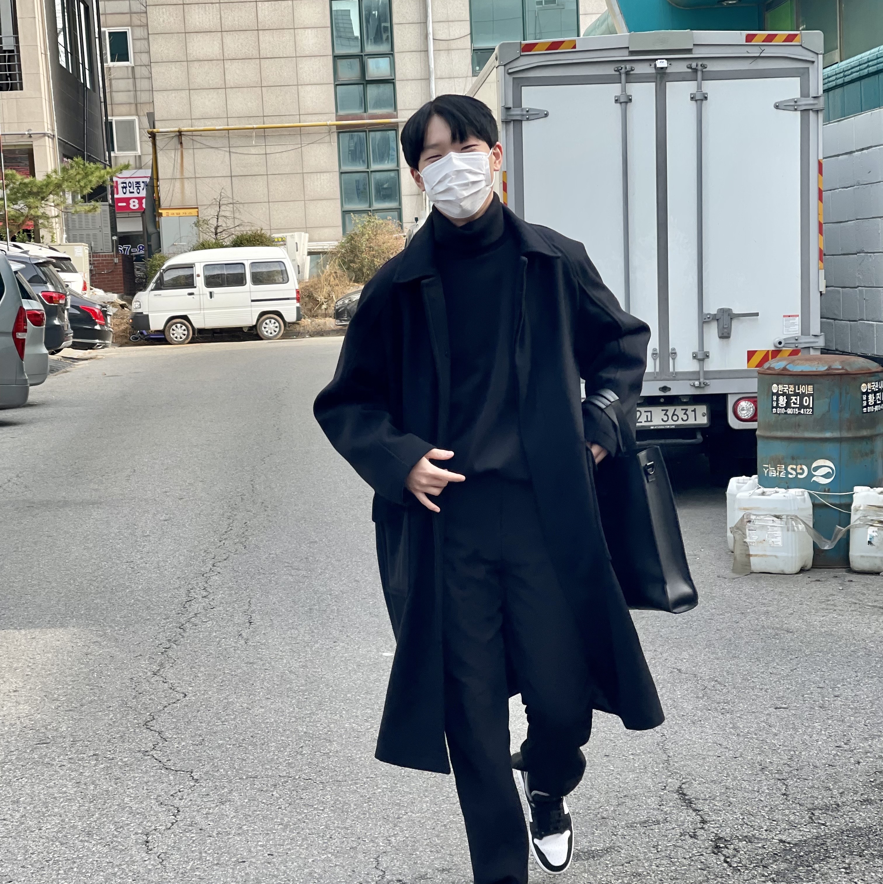 Jordan 1 Low Black Particle Grey 착용 스타일