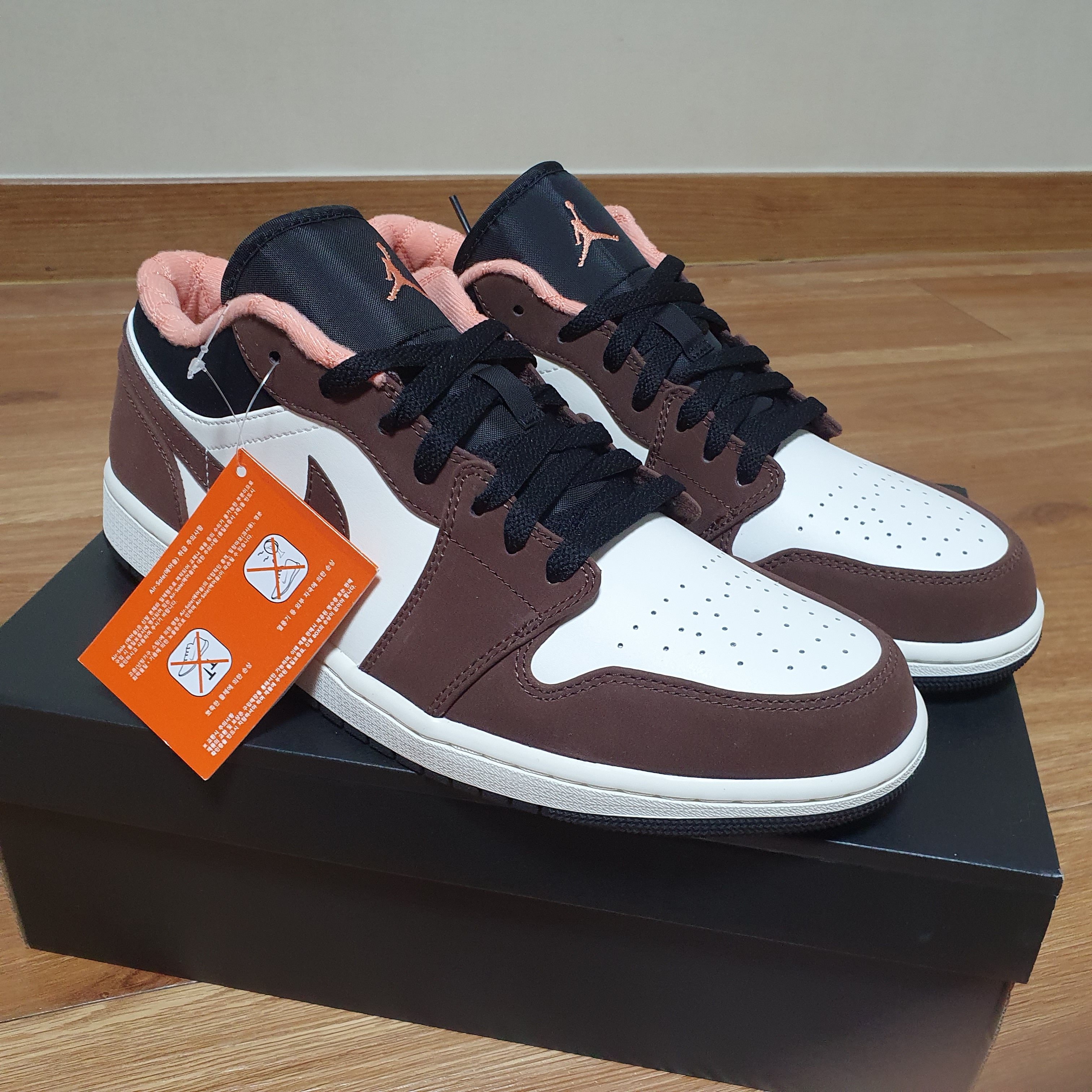 Jordan 1 Low SE Chocolate Bliss 착용 스타일