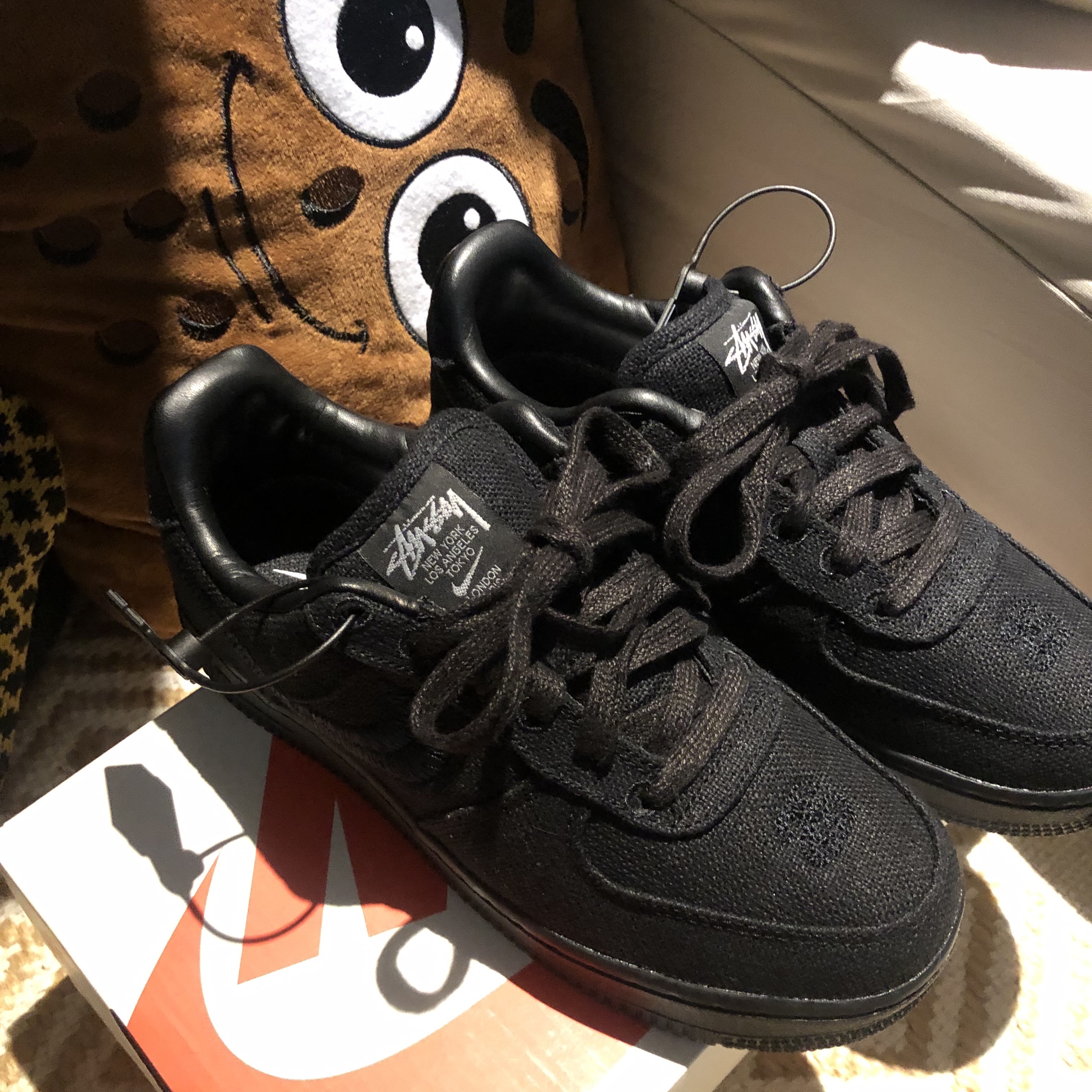 Nike x Stussy Air Force 1 Low Triple Black 착용 스타일