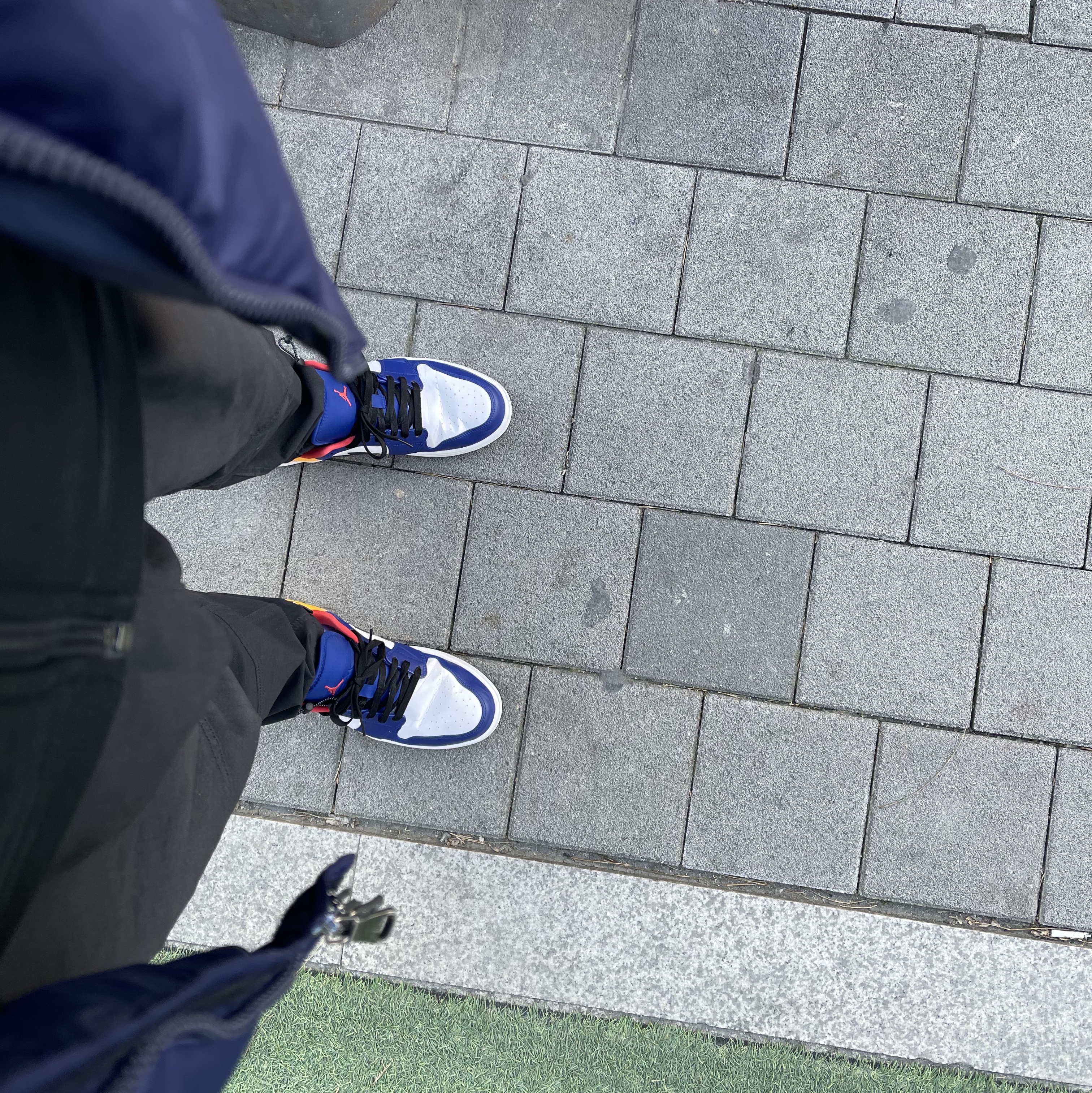 Jordan 1 Low Royal Yellow 착용 스타일 - 2