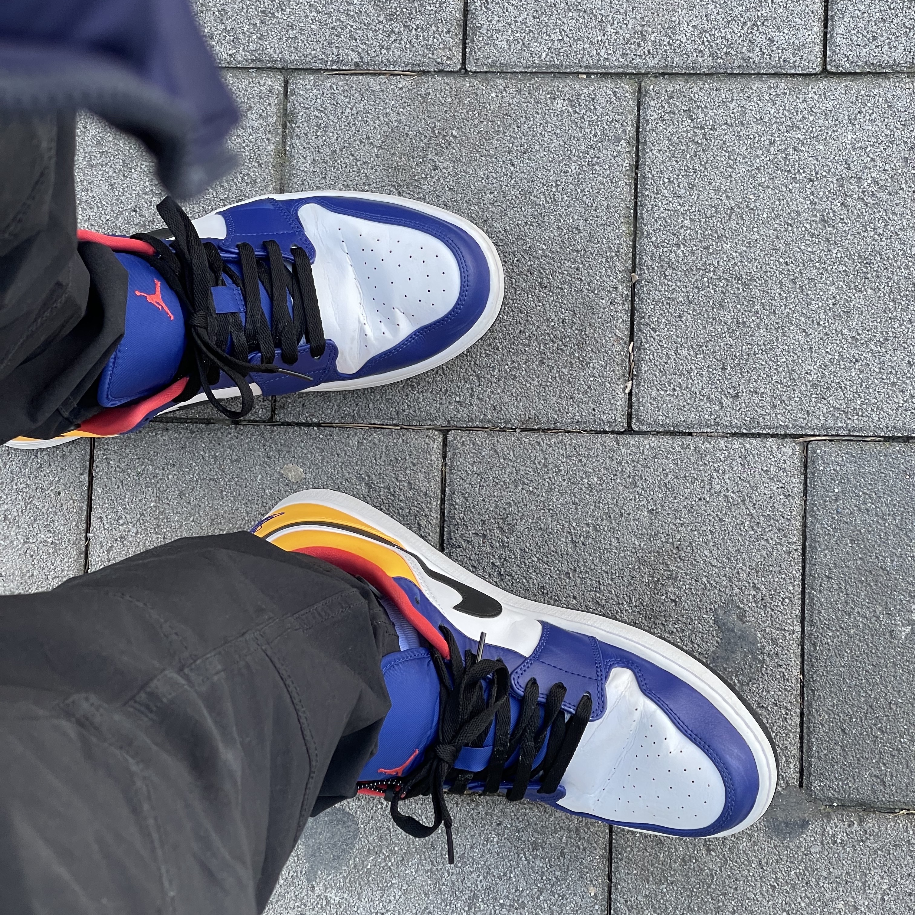 Jordan 1 Low Royal Yellow 착용 스타일 - 1