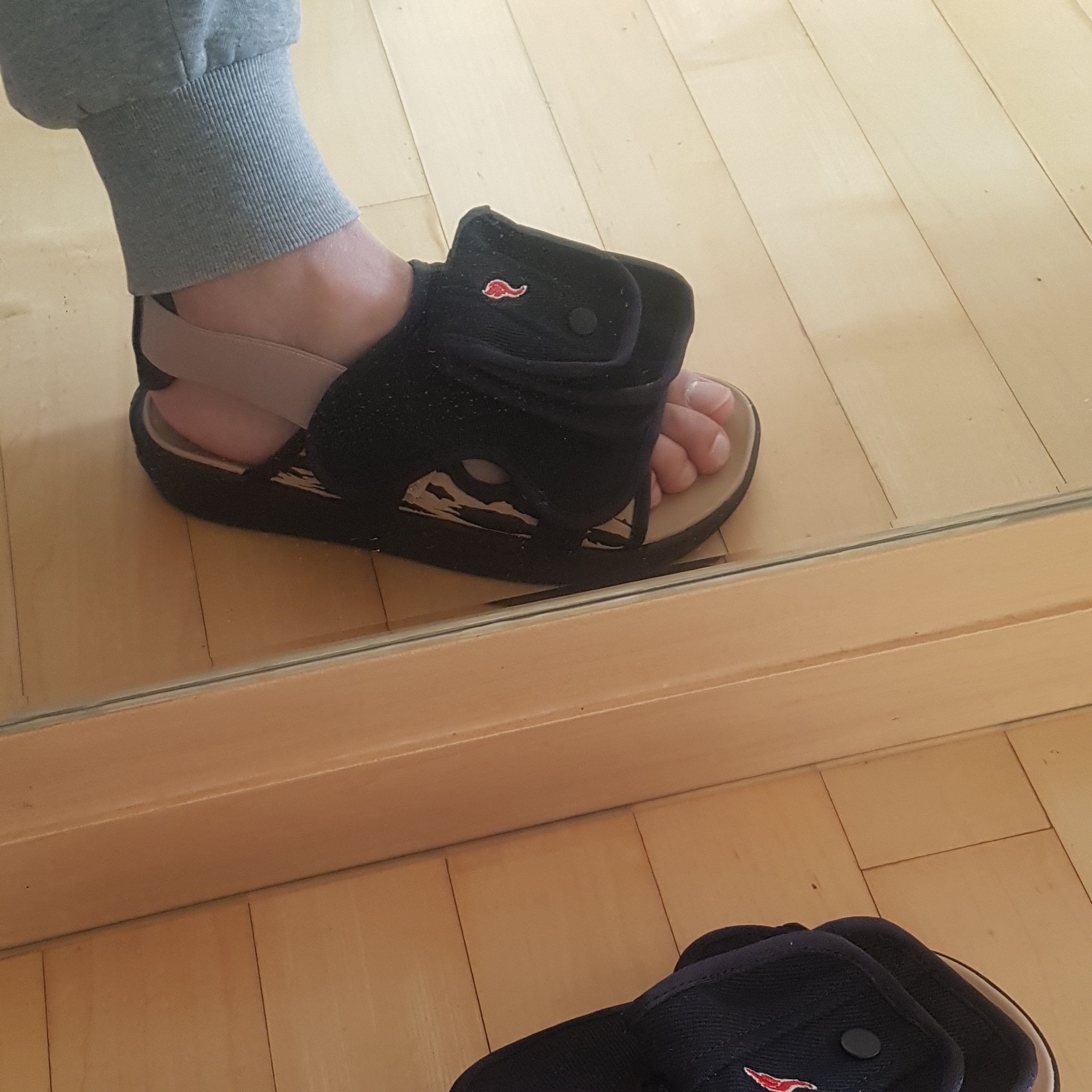 Jordan x SoleFly LS Slide SP Black and Sport Red 착용 스타일 - 2