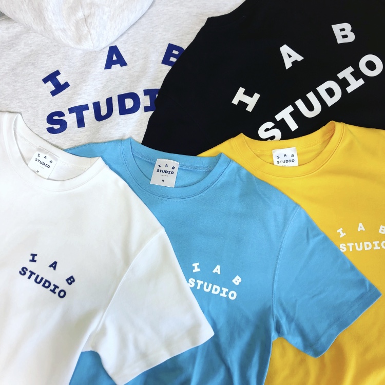 IAB Studio Hoodie Light Gray, IAB Studio Long Sleeve Black 착용 스타일