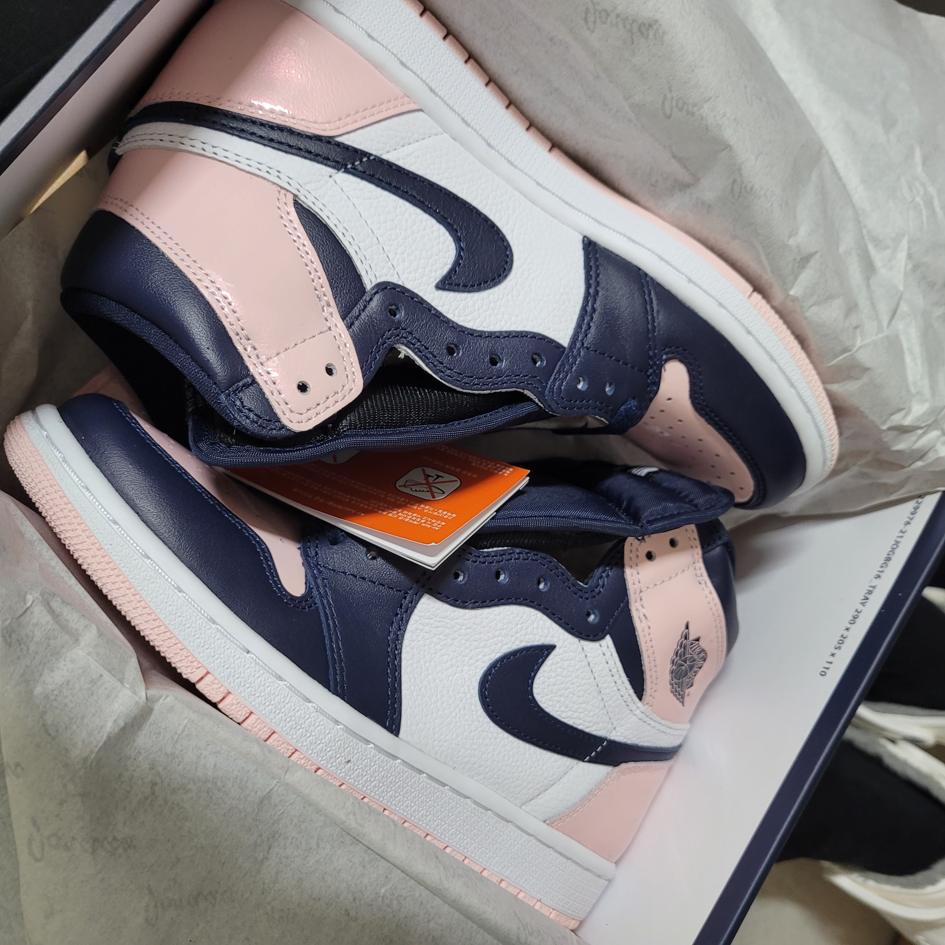 (W) Nike Dunk Low Next Nature Sail, (W) Jordan 1 Retro High OG Atmosphere 착용 스타일 - 2