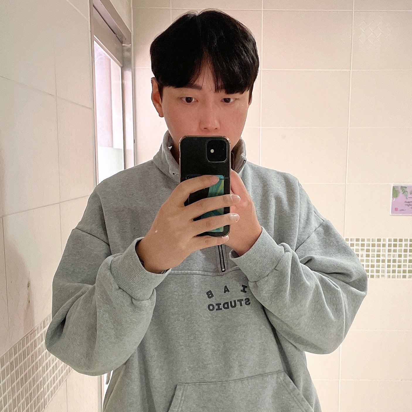 IAB Studio x Hyundai Mobis Half Zip Pullover Grey 착용 스타일
