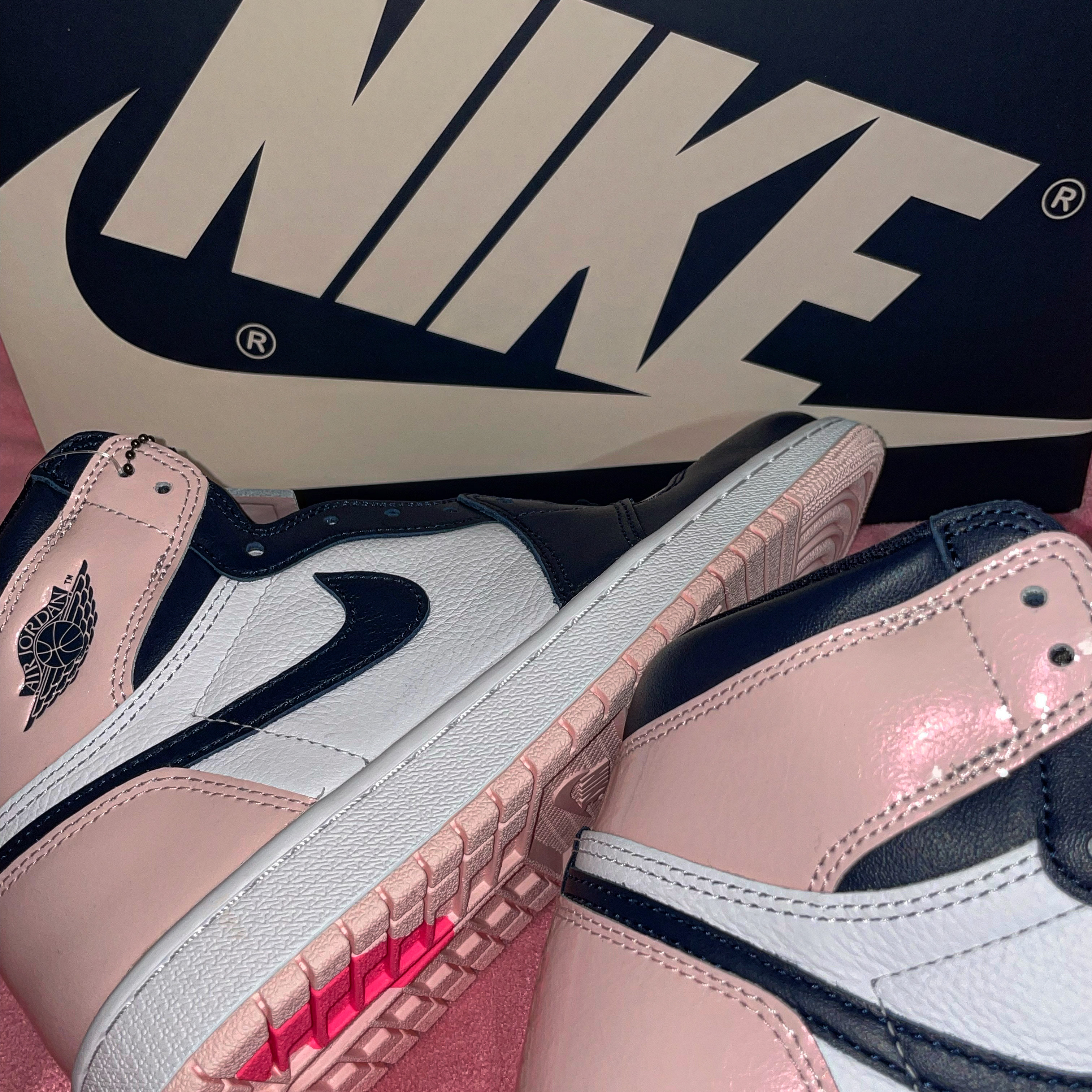 (W) Jordan 1 Retro High OG Atmosphere 착용 스타일