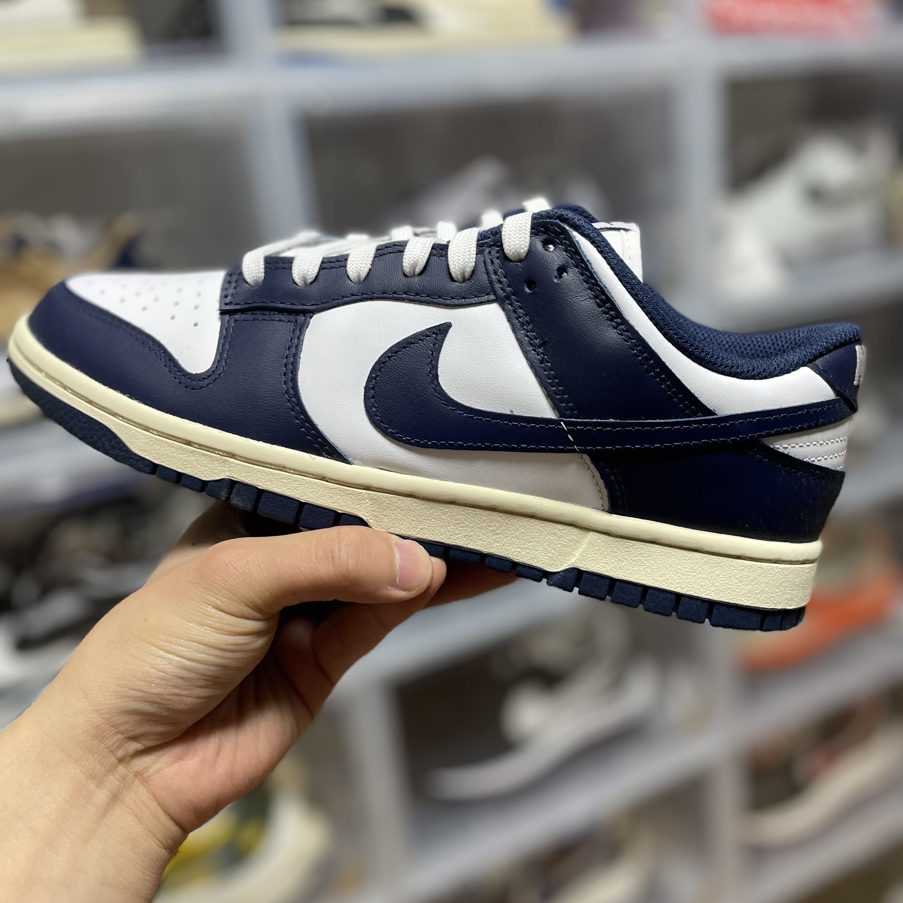 (W) Nike Dunk Low Vintage Midnight Navy 착용 스타일