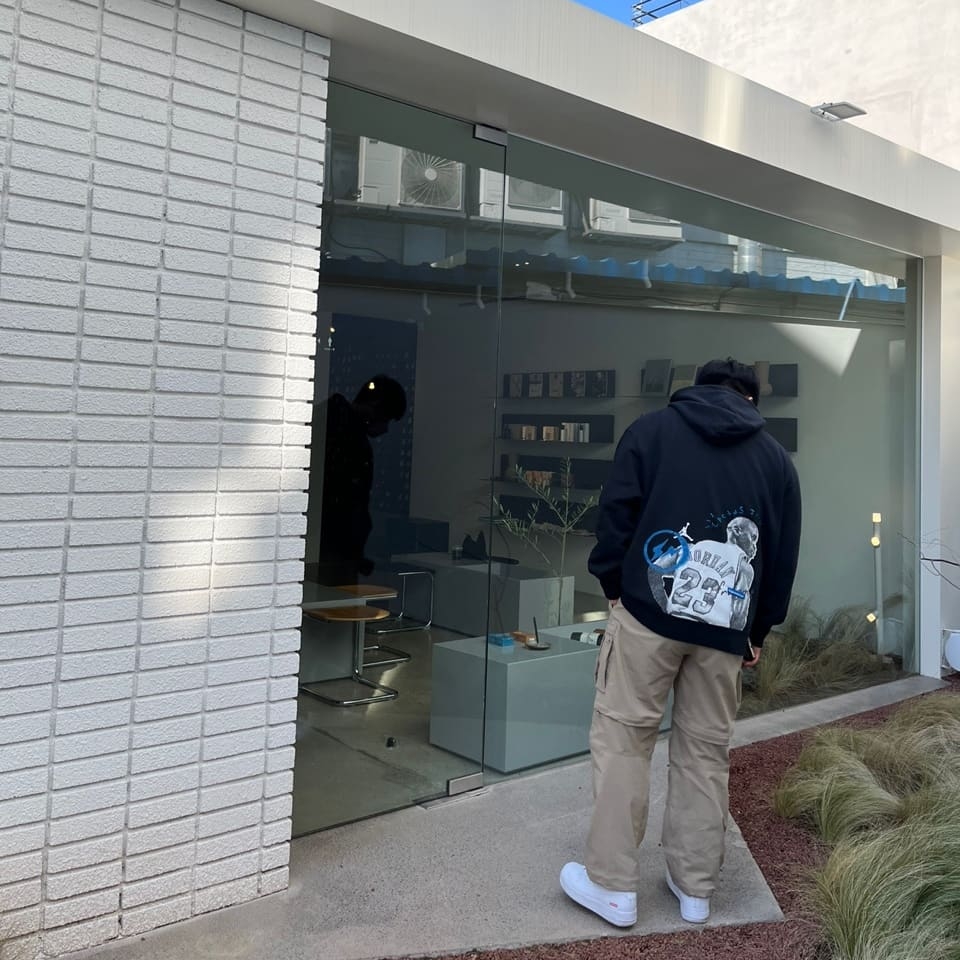 Jordan x Travis Scott x Fragment Hoodie Black (DJ0616-010), Nike ACG Smith Summit Pants Khaki - Asia 착용 스타일