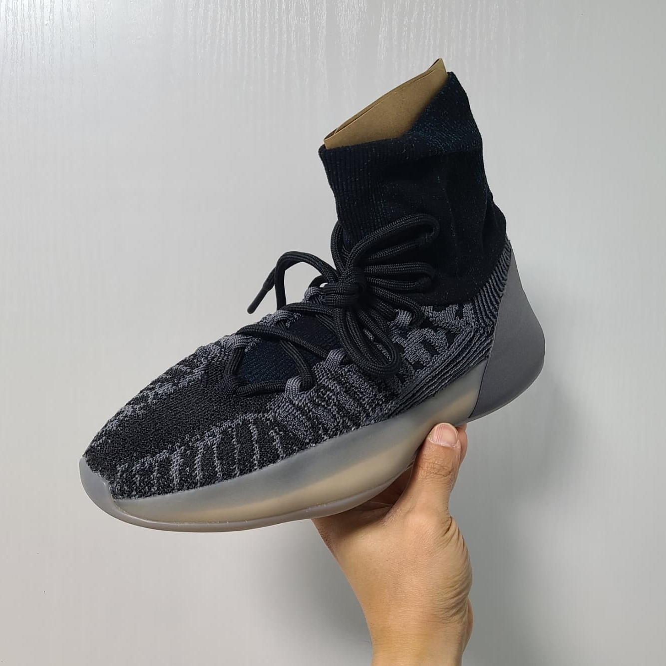 Adidas Yeezy BSKTBL Knit Slate Blue 착용 스타일 - 2