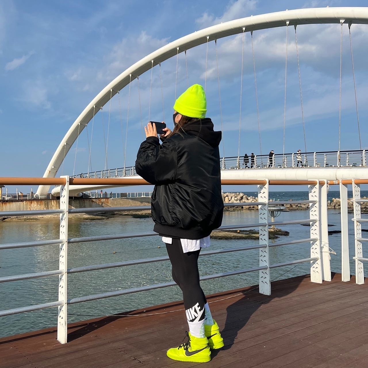 Stussy x Our Legacy Yin Yang Beanie Safety Yellow, Nike x Ambush Dunk High Flash Lime 착용 스타일 - 1