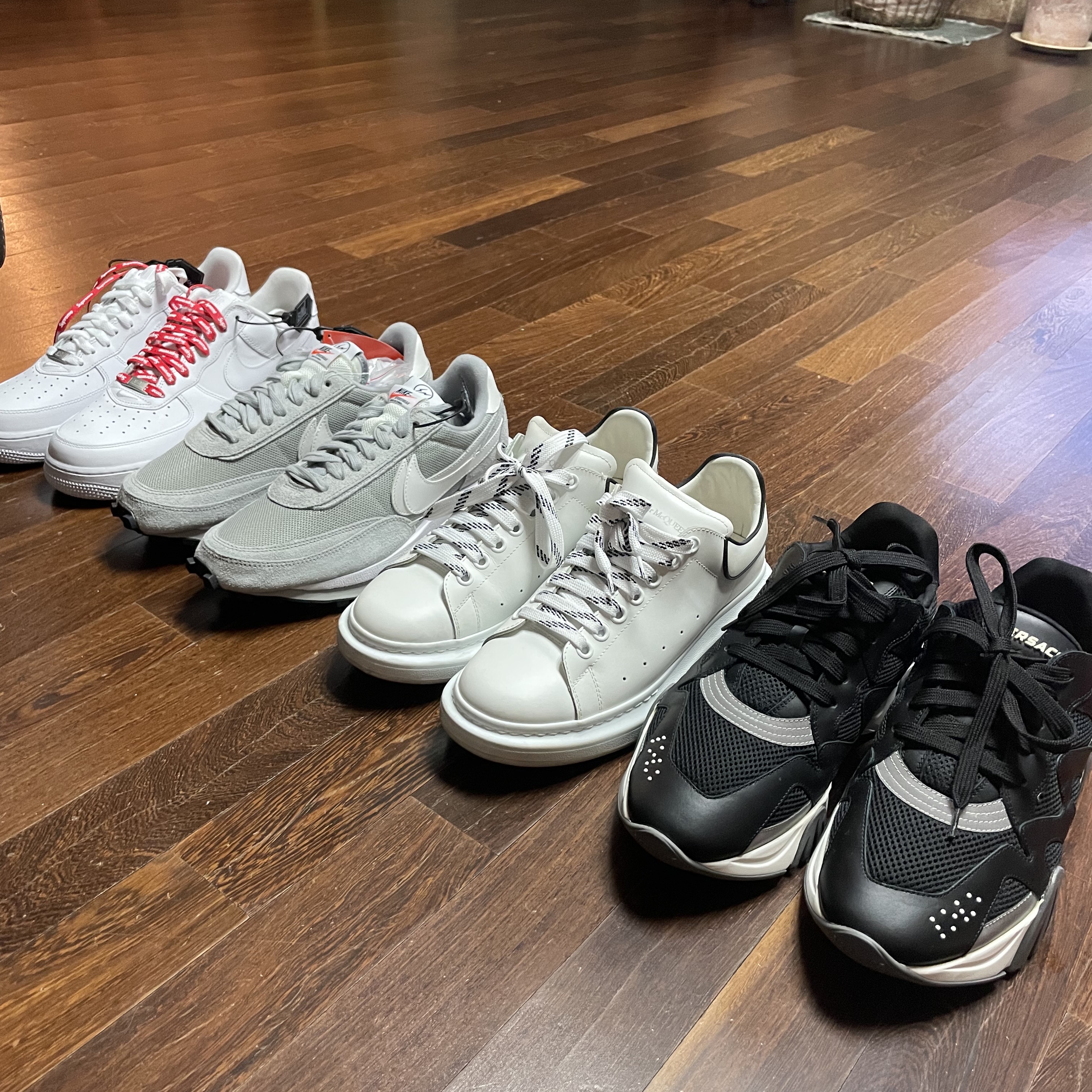Nike x Supreme Air Force 1 Low White, Nike x Sacai x Fragment LDWaffle Light Smoke Grey 착용 스타일