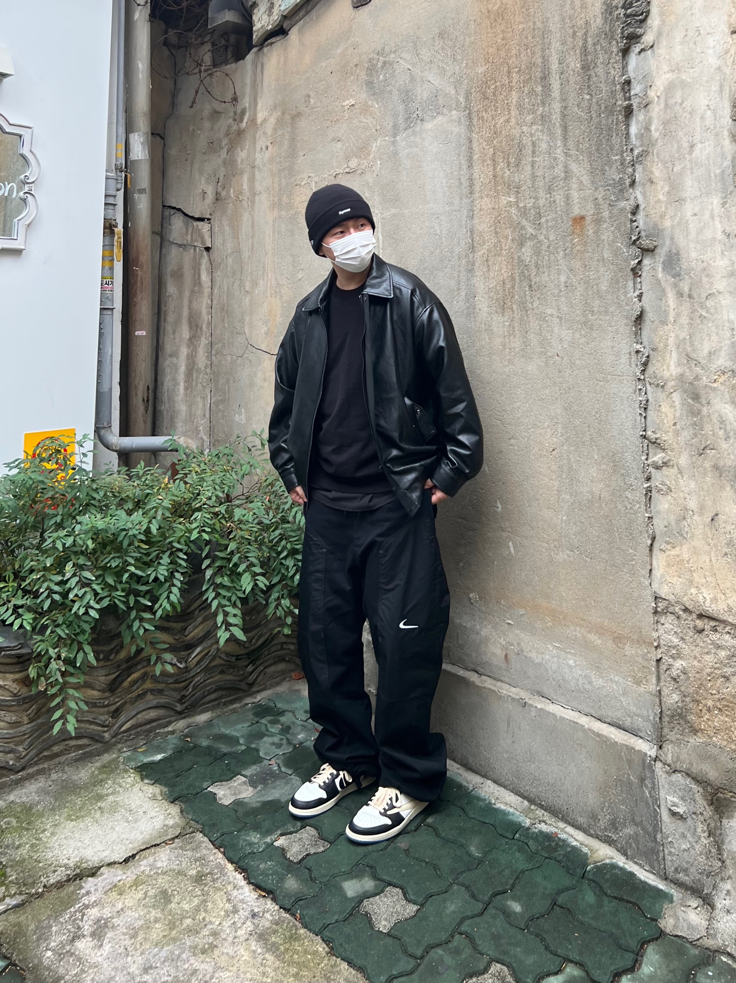 Supreme New Era Swarovski S Logo Beanie Black - 21SS, Nike x Off-White NRG Pants Black 착용 스타일
