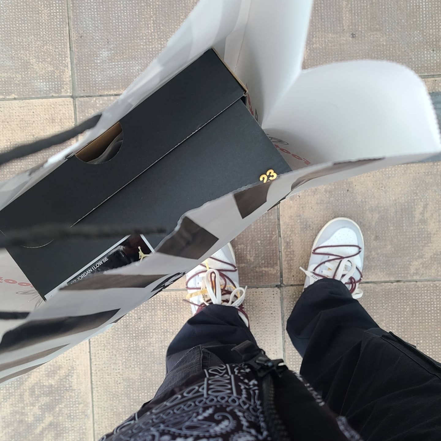 Jordan 1 Low SE Chocolate Bliss, Nike x Off-White Dunk Low The 50 - Lot 46 착용 스타일 - 4