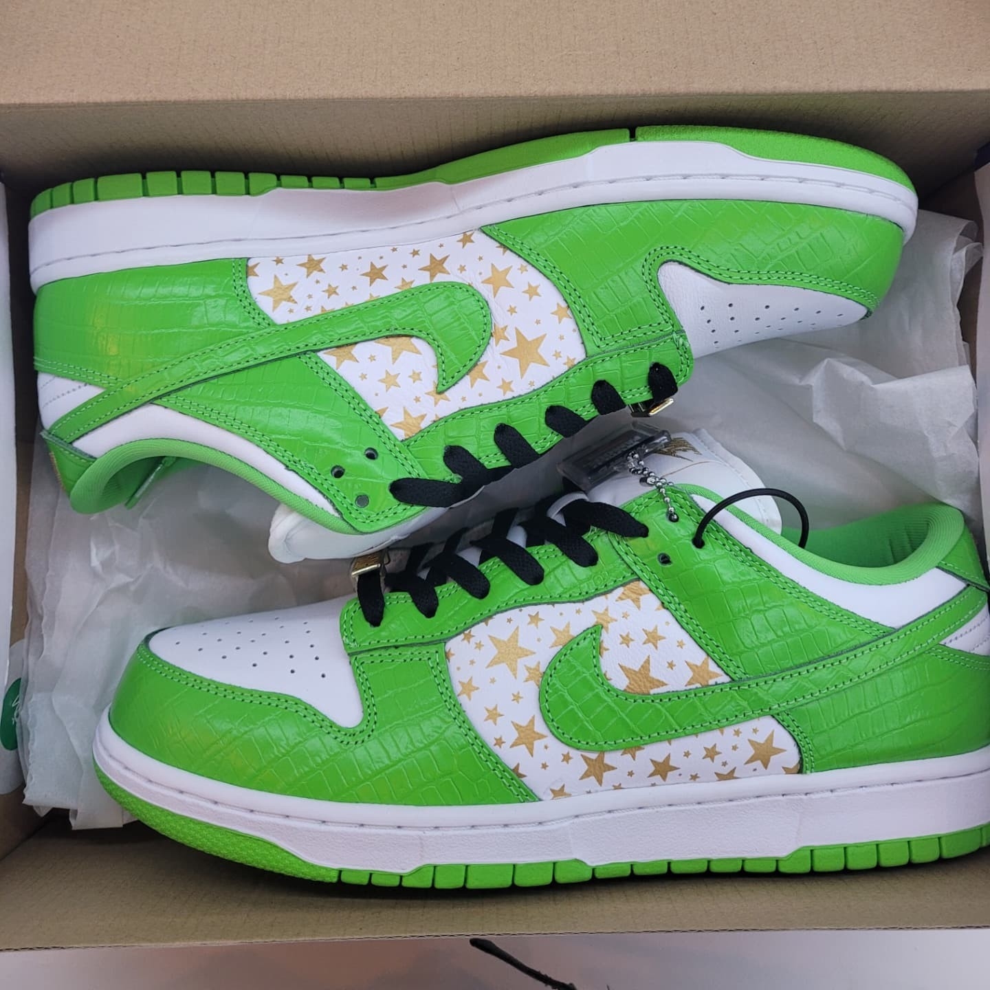 Nike x Supreme SB Dunk Low Mean Green 착용 스타일 - 4
