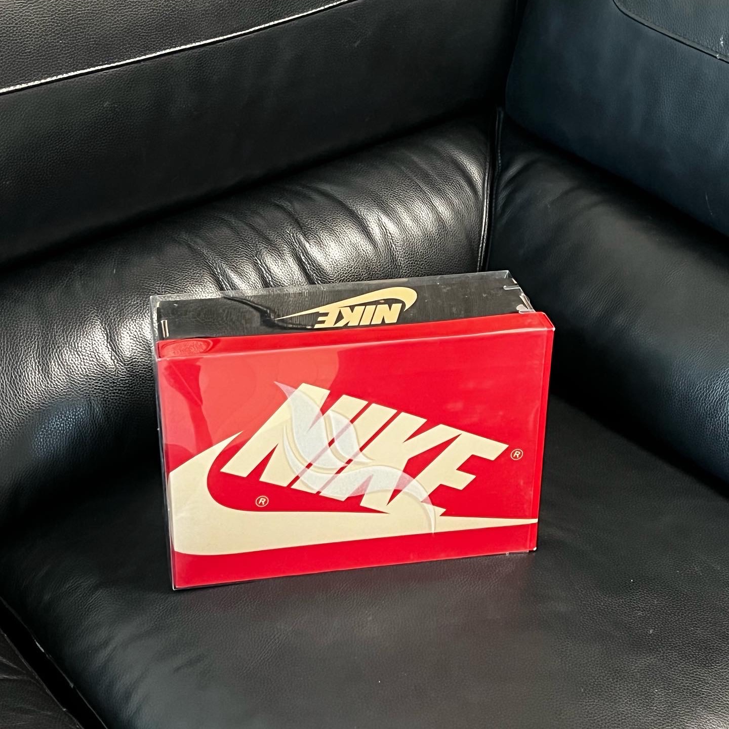 Jordan 1 x SoleFly Retro Low OG SP Black and Sport Red 착용 스타일 - 4