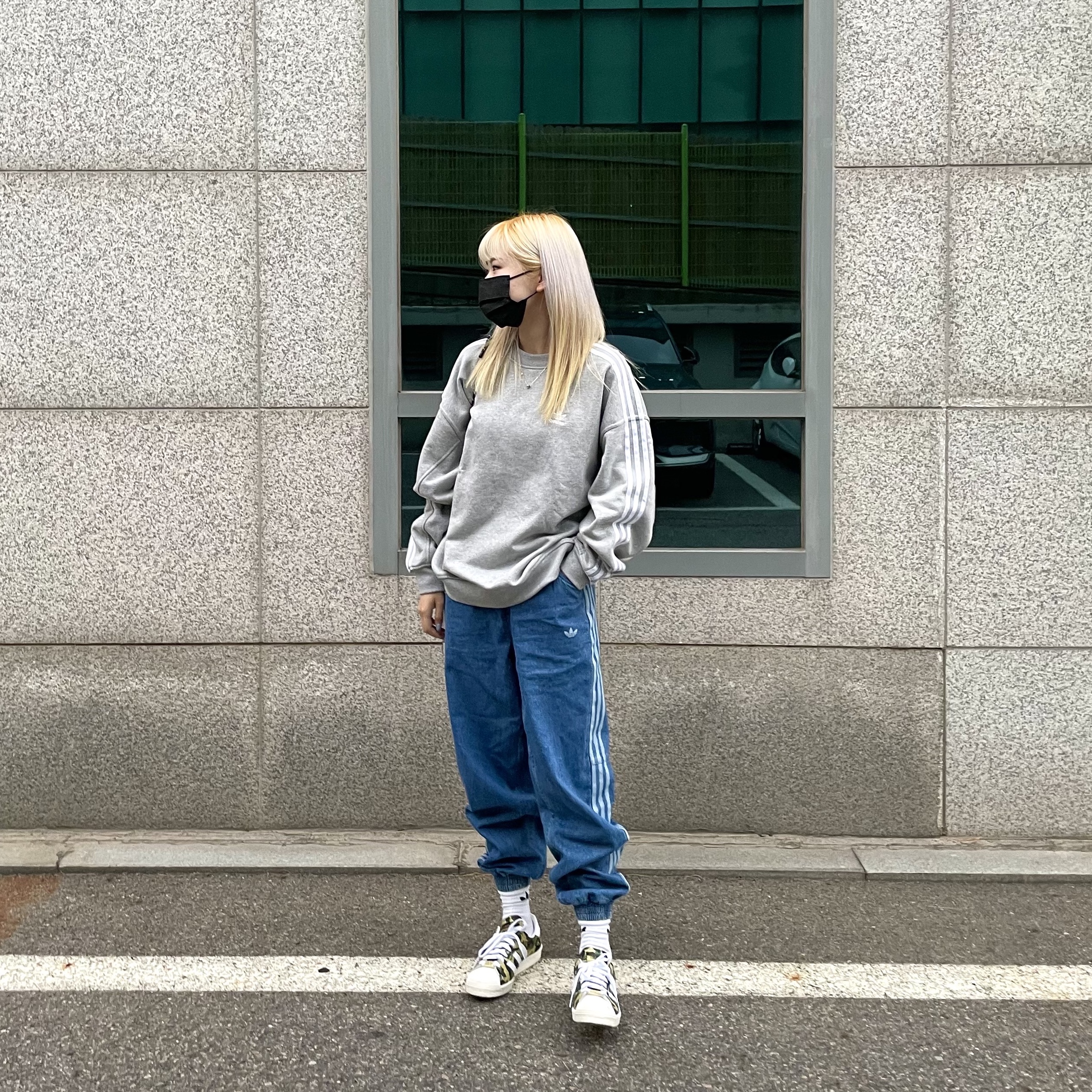 Adidas x BAPE Superstar 80s Green Camo 착용 스타일