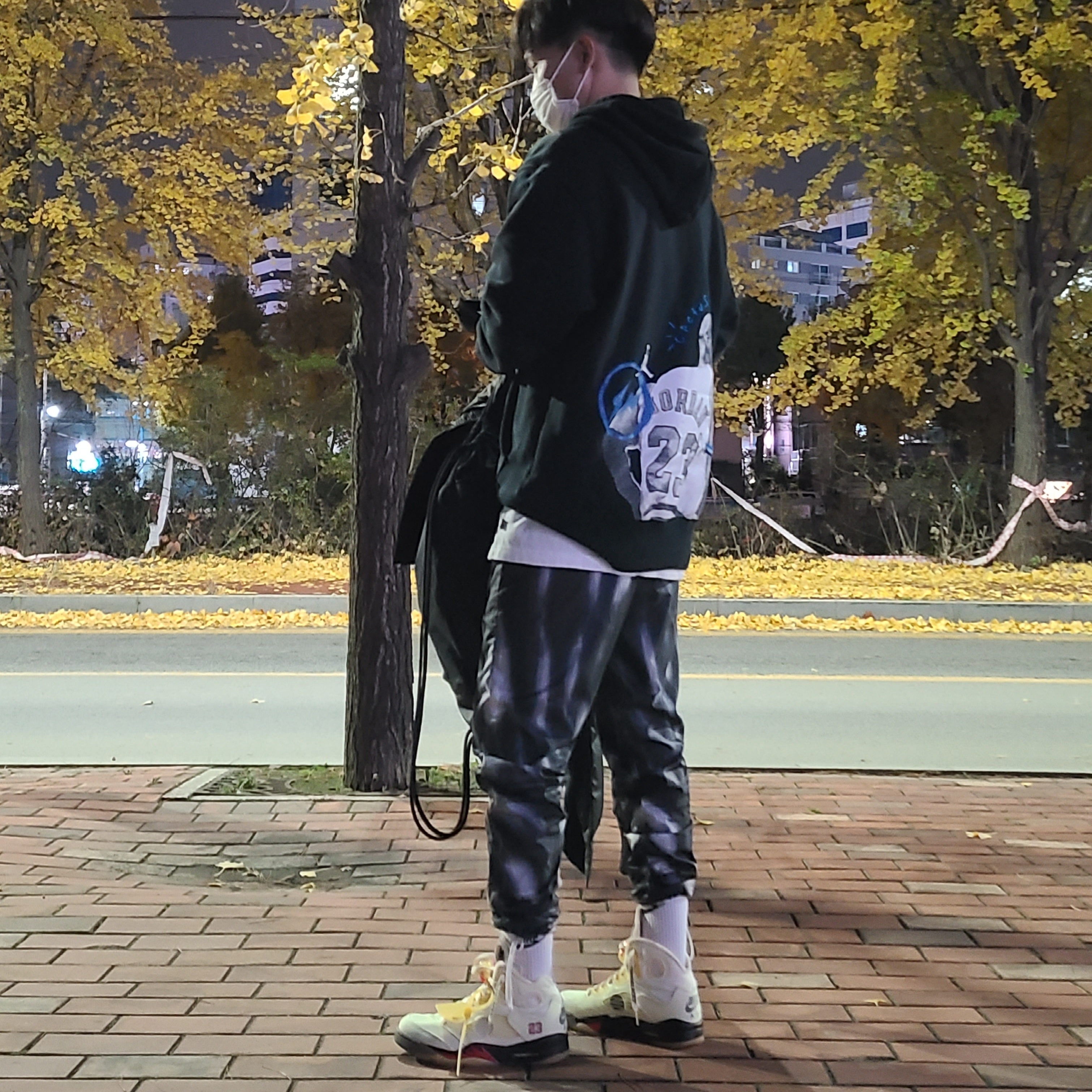 Jordan 5 x Off-White Retro SP Sail Fire Red, Jordan x Travis Scott x Fragment Hoodie Black (DJ0615-010) 착용 스타일