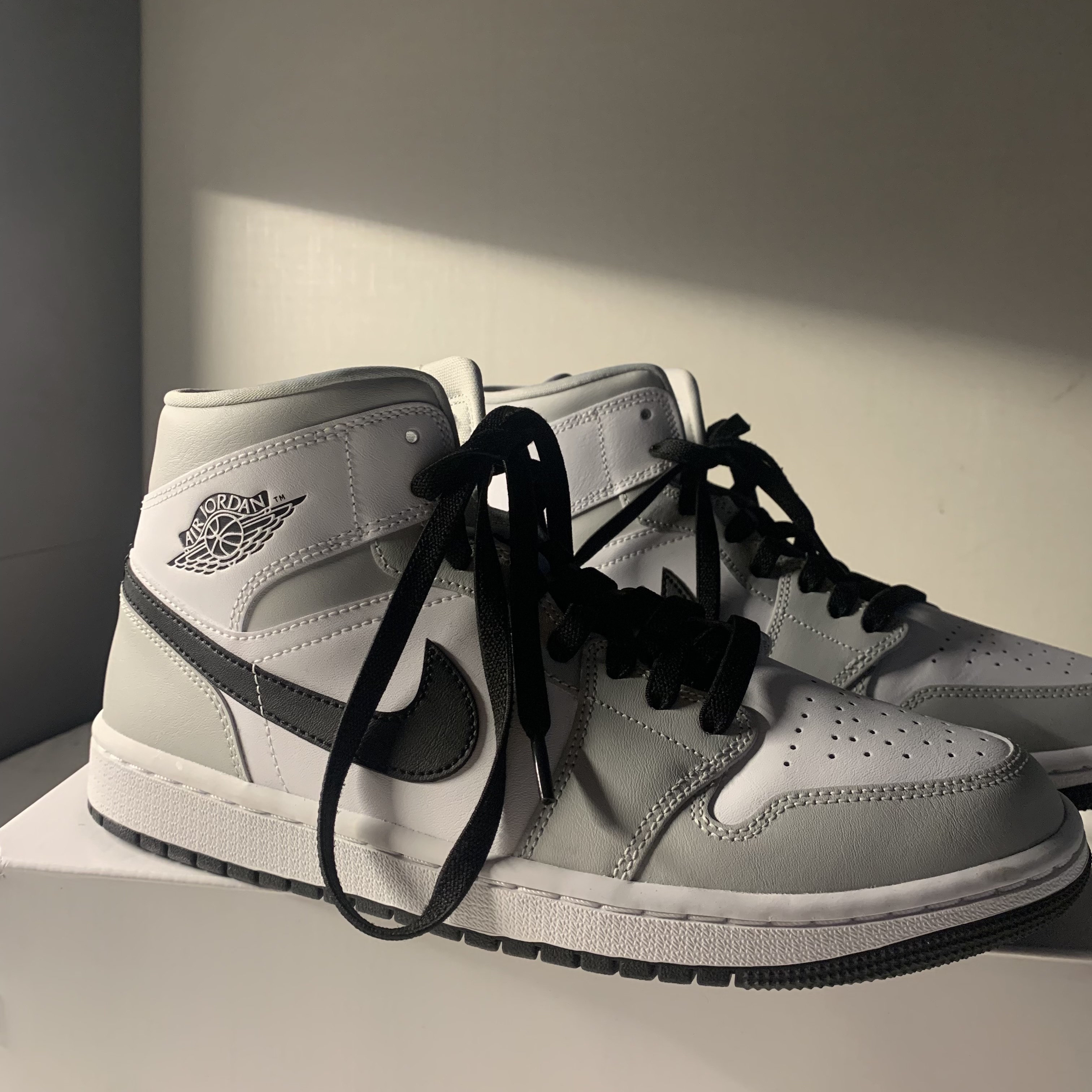 (W) Jordan 1 Mid Grey Fog 착용 스타일