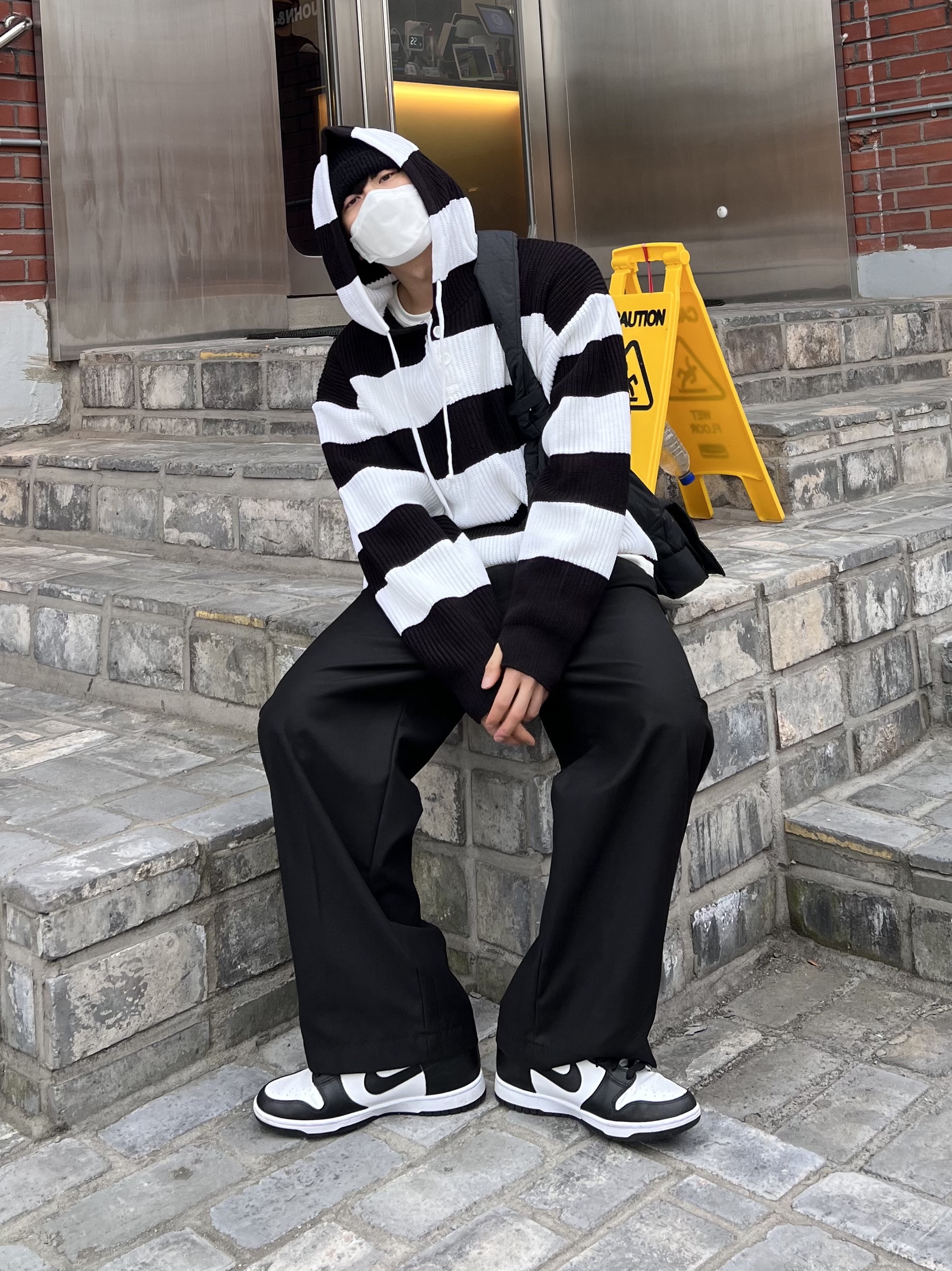Nike Dunk High Retro Black and White 착용 스타일