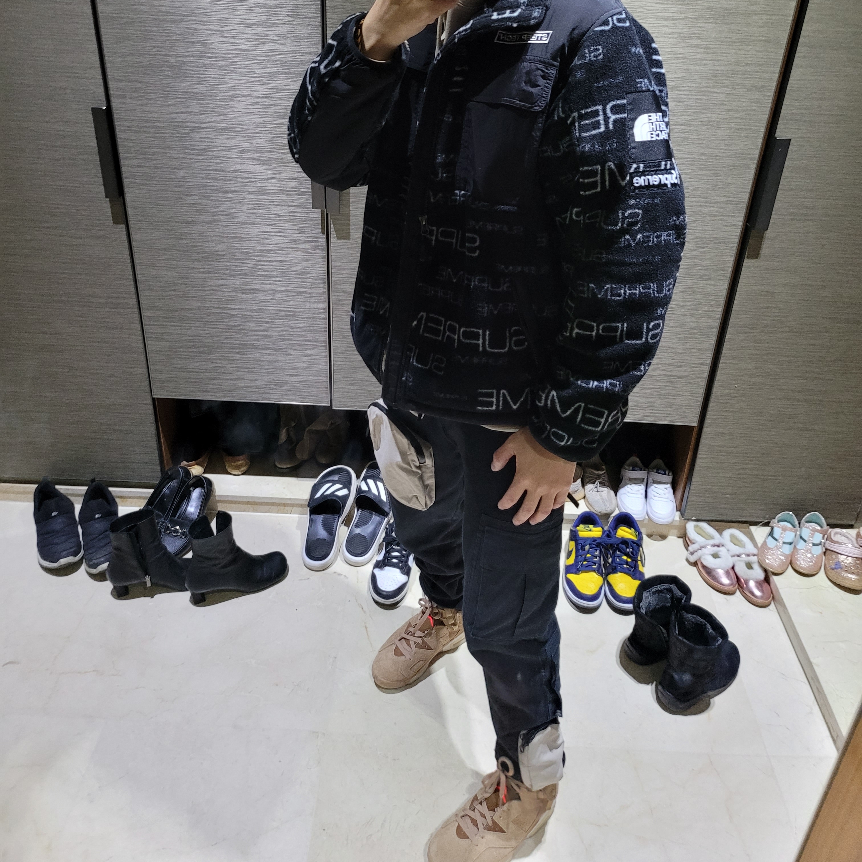 Supreme x The North Face Steep Tech Fleece Jacket Black - 21FW, Nike x Travis Scott NRG AG Utility Sweatpants Black 착용 스타일 - 2