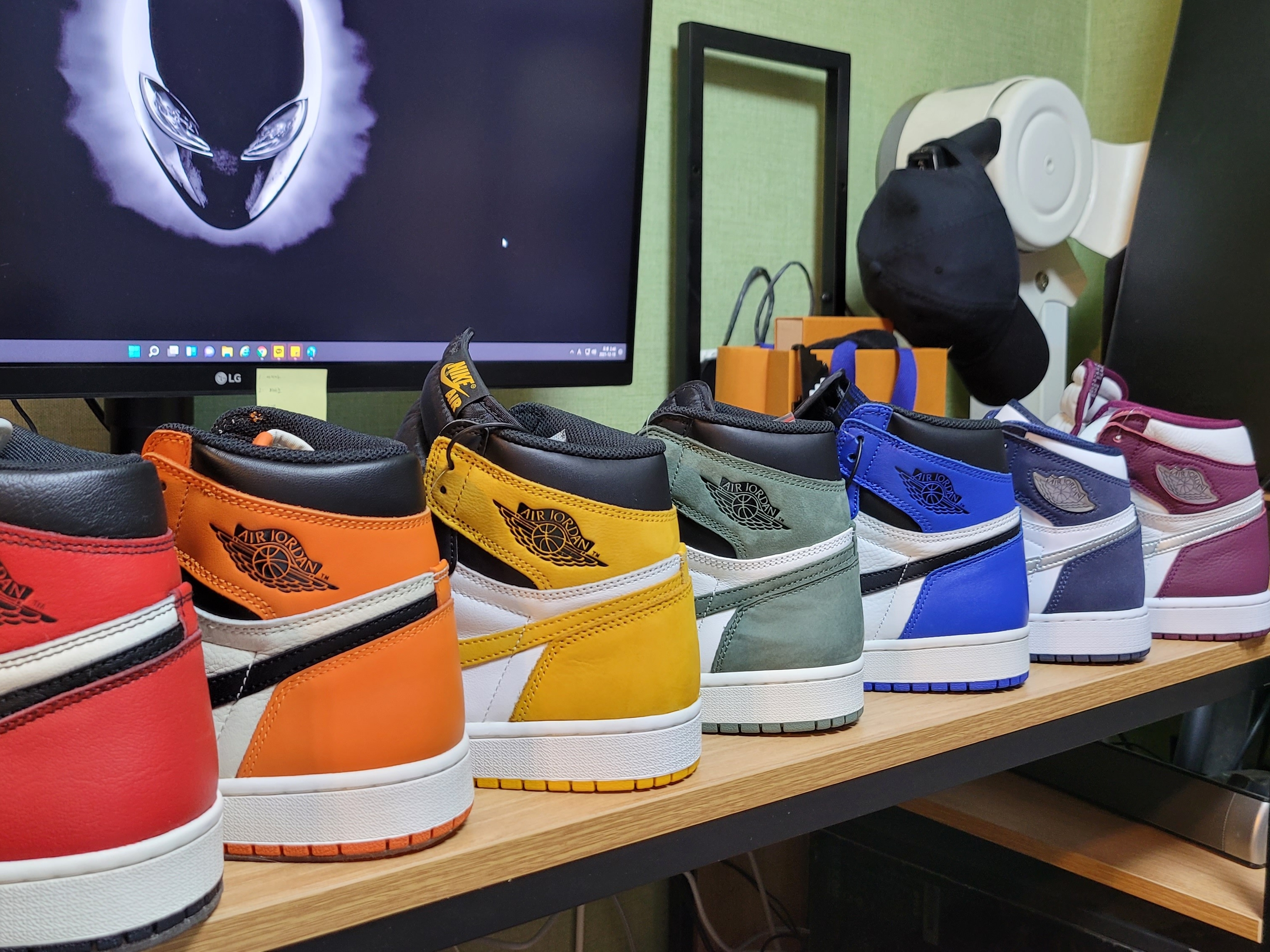 Jordan 1 Retro High OG Bordeaux, (GS) Jordan 1 Retro High OG CO.JP Midnight Navy 착용 스타일