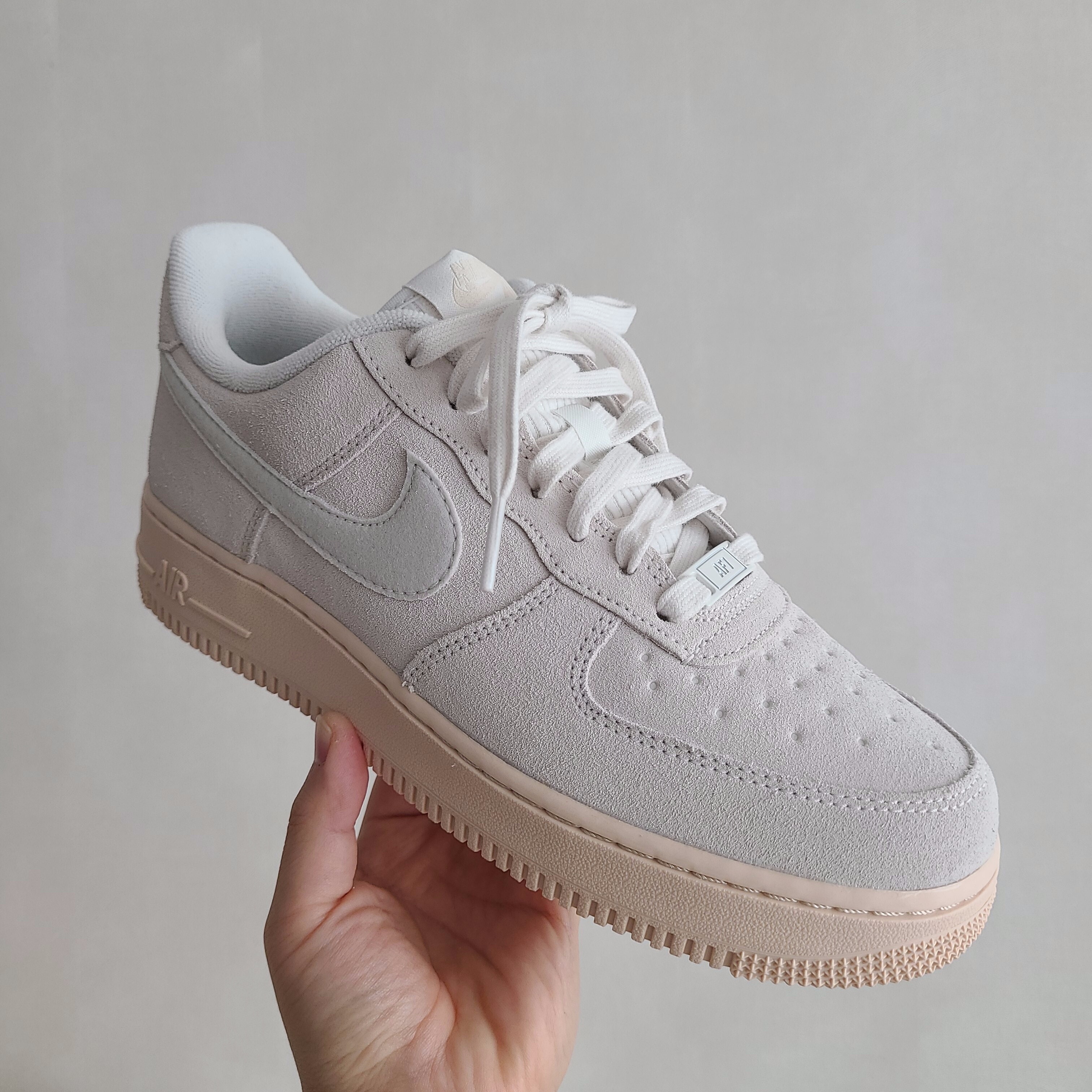 Nike Air Force 1 Low Winter Premium Summit White 착용 스타일