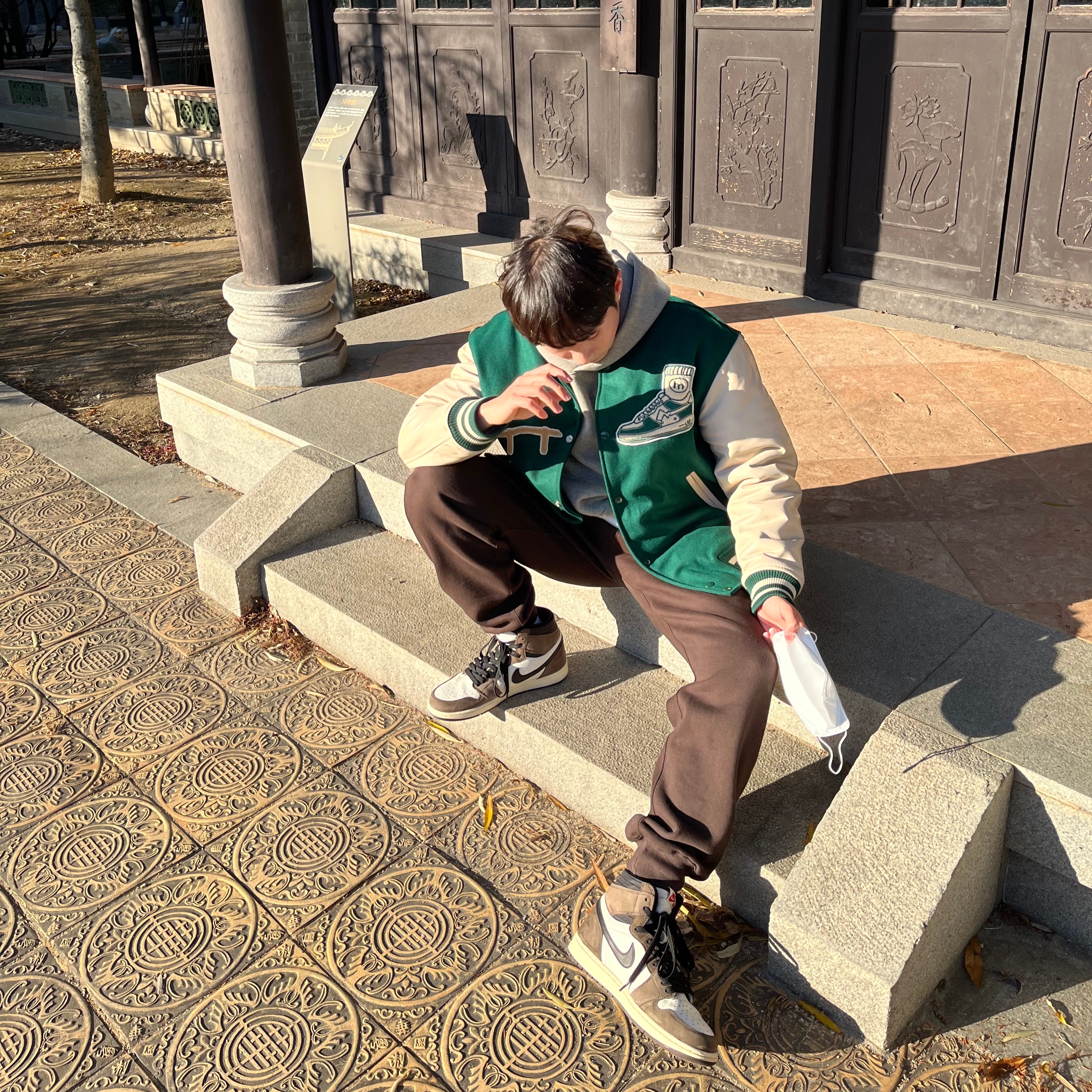 Jordan 1 x Travis Scott Retro High OG SP Mocha, IAB Studio Sweatpants Brown 착용 스타일