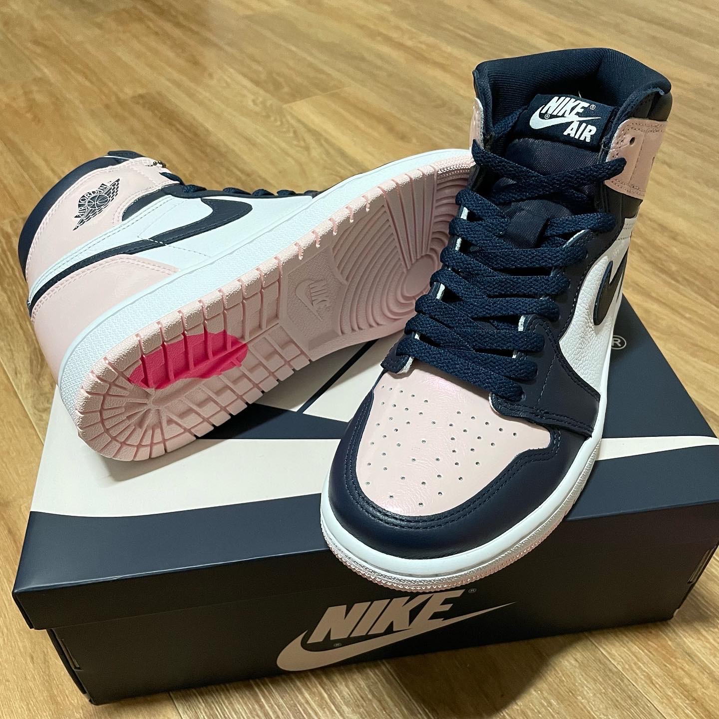 (W) Jordan 1 Retro High OG Atmosphere 착용 스타일 - 4