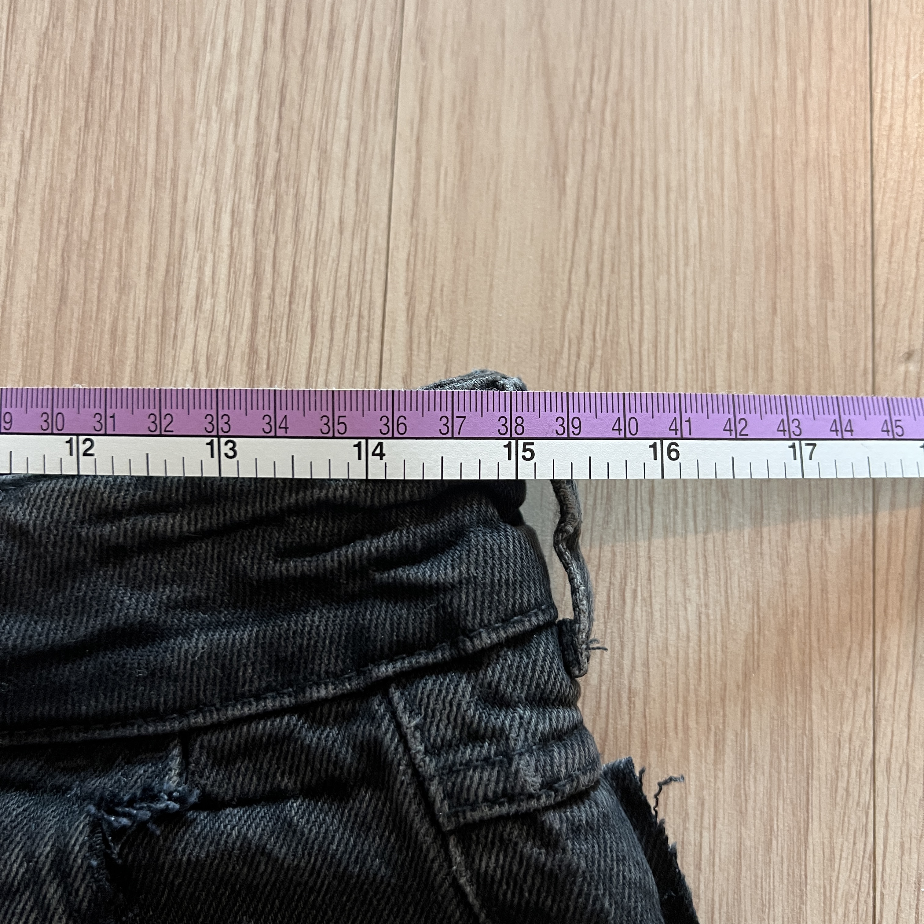 Zara x Ader Error Slit Jeans Black 착용 스타일 - 2