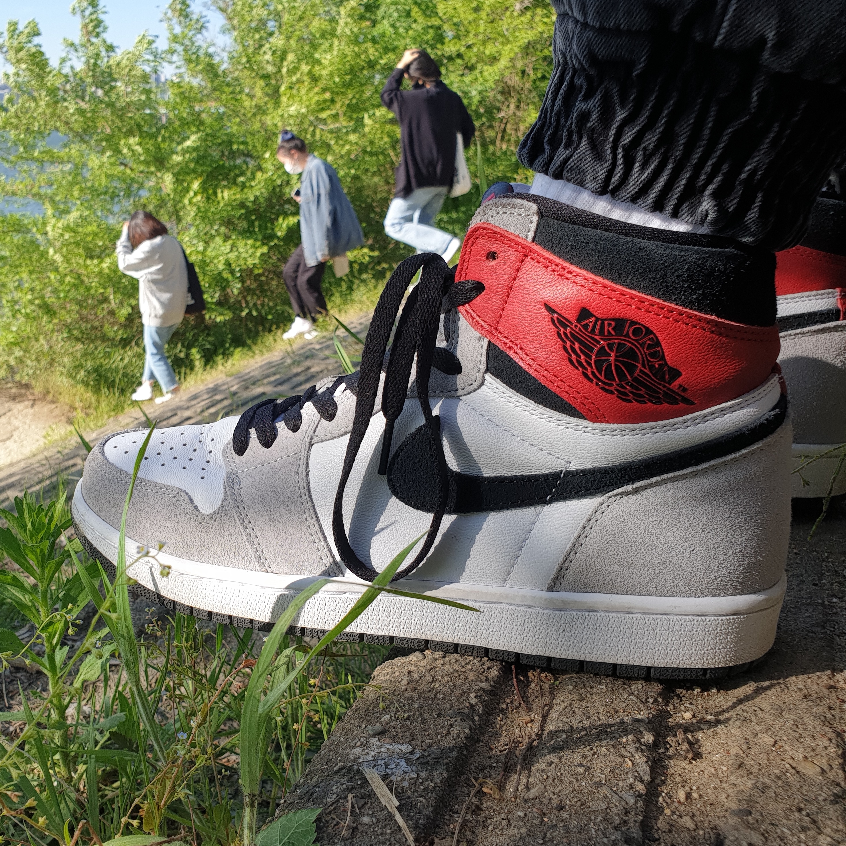 Jordan 1 Retro High OG Light Smoke Grey 착용 스타일