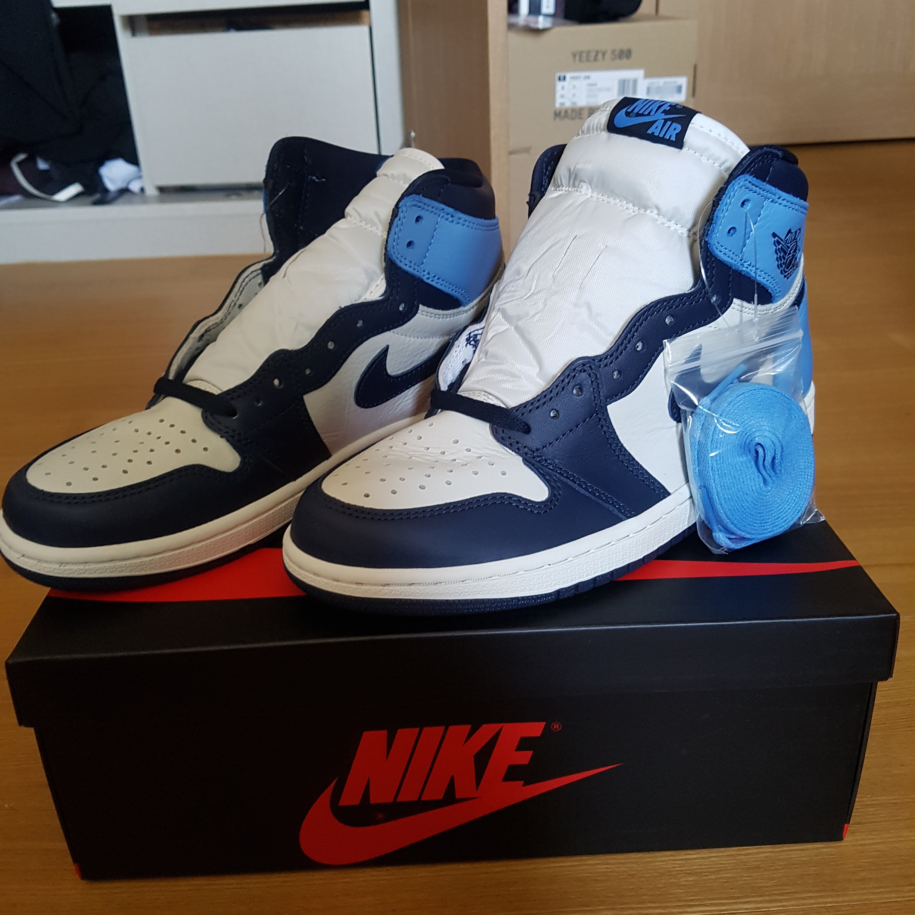 Jordan 1 Retro High Obsidian UNC 착용 스타일 - 2