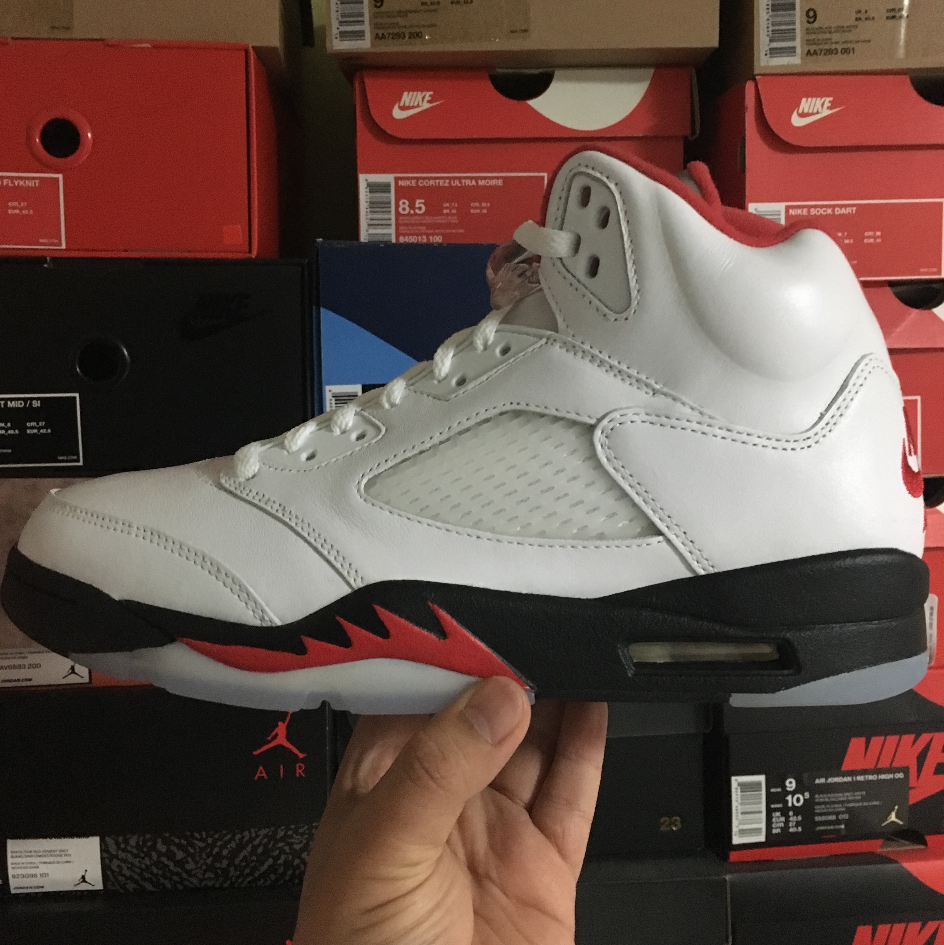 Jordan 5 Retro Fire Red Silver Tongue 2020 착용 스타일