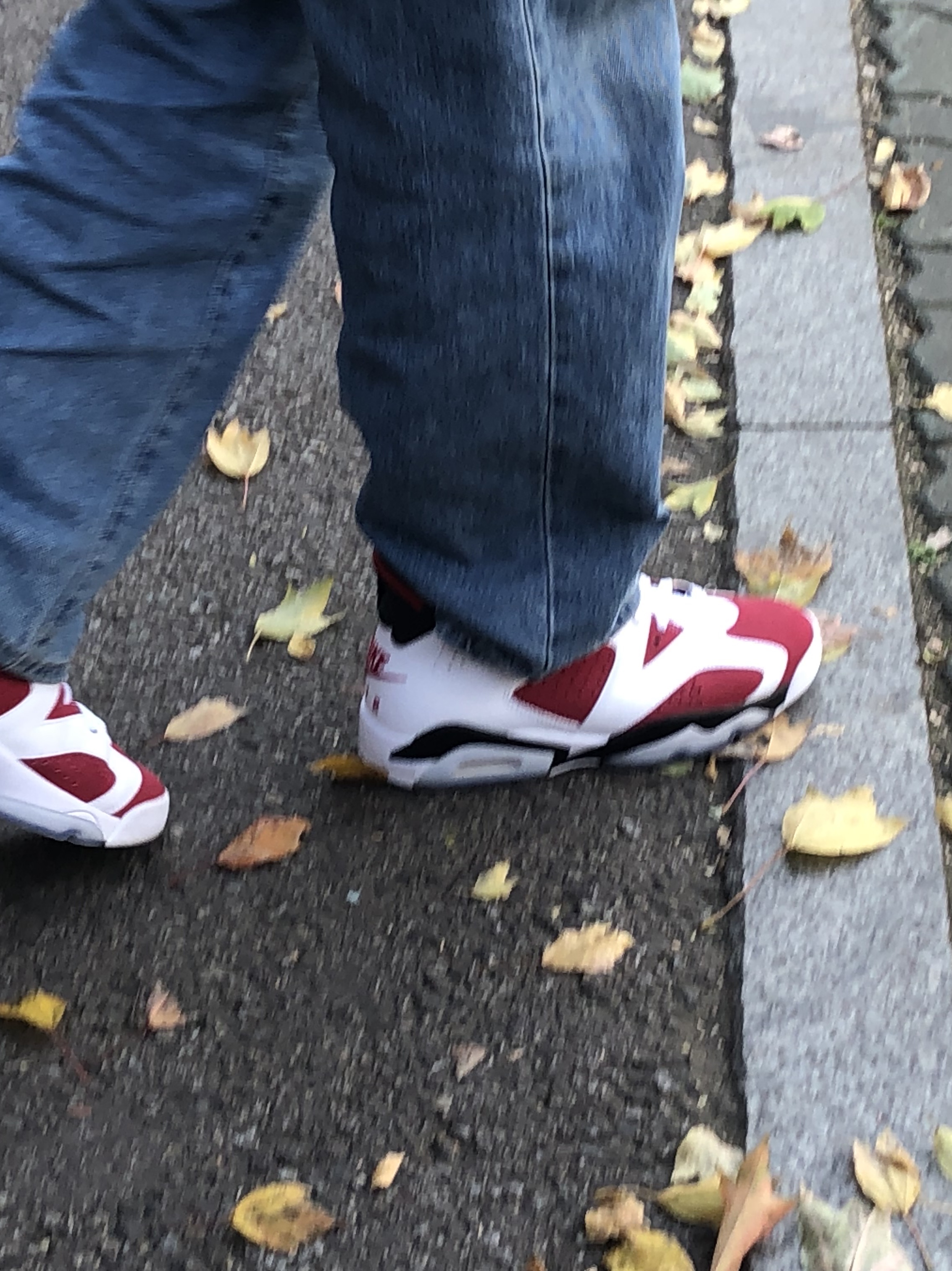 Jordan 6 Retro Carmine 2021 착용 스타일 - 3