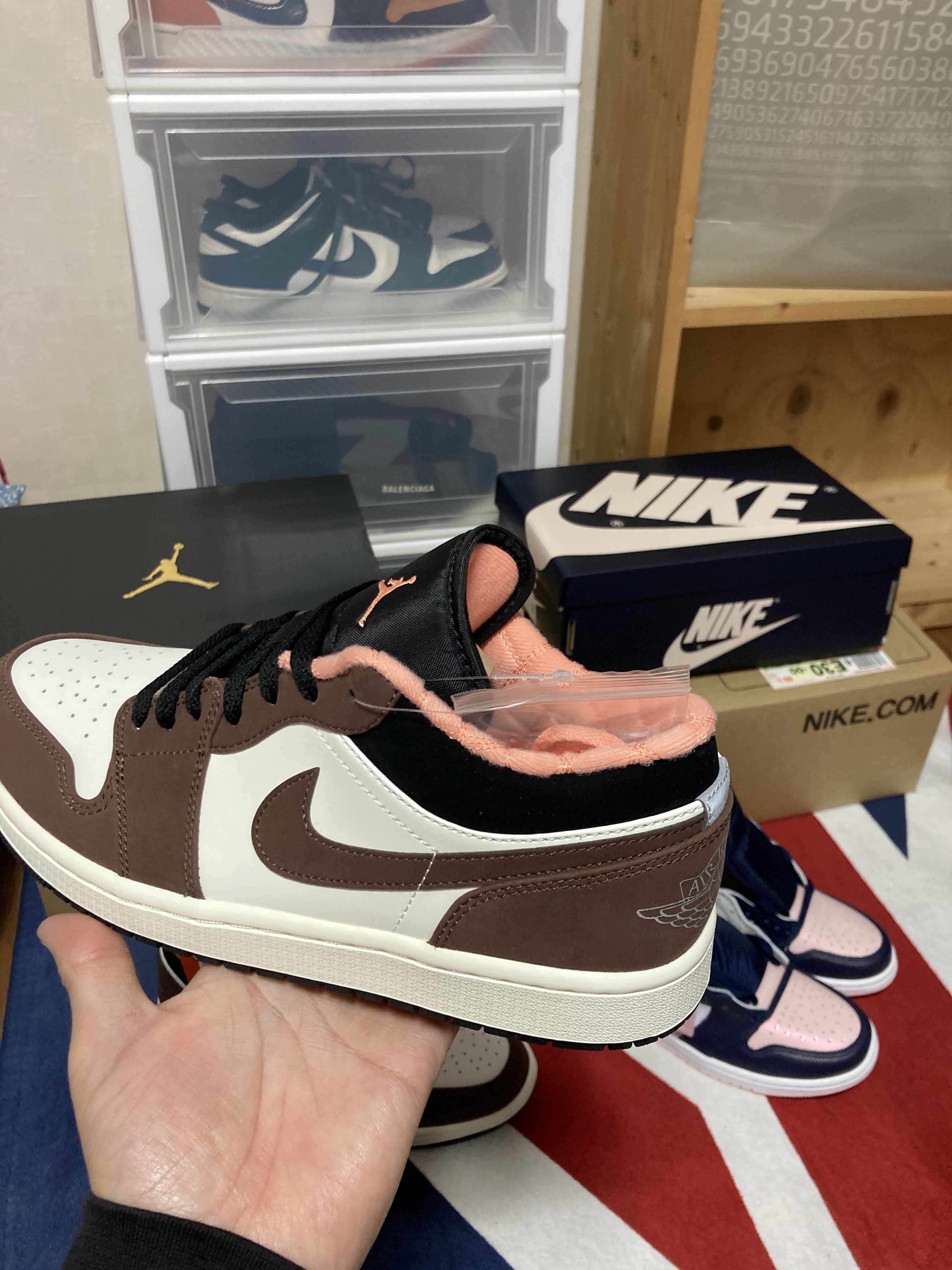 Jordan 1 Low SE Chocolate Bliss 착용 스타일 - 3