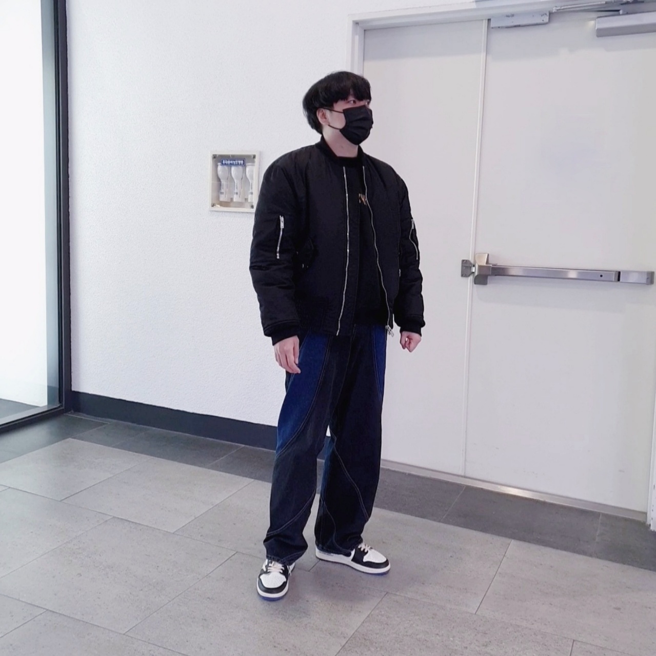 Jordan 1 x Travis Scott x Fragment Retro Low OG SP Military Blue 착용 스타일 - 2