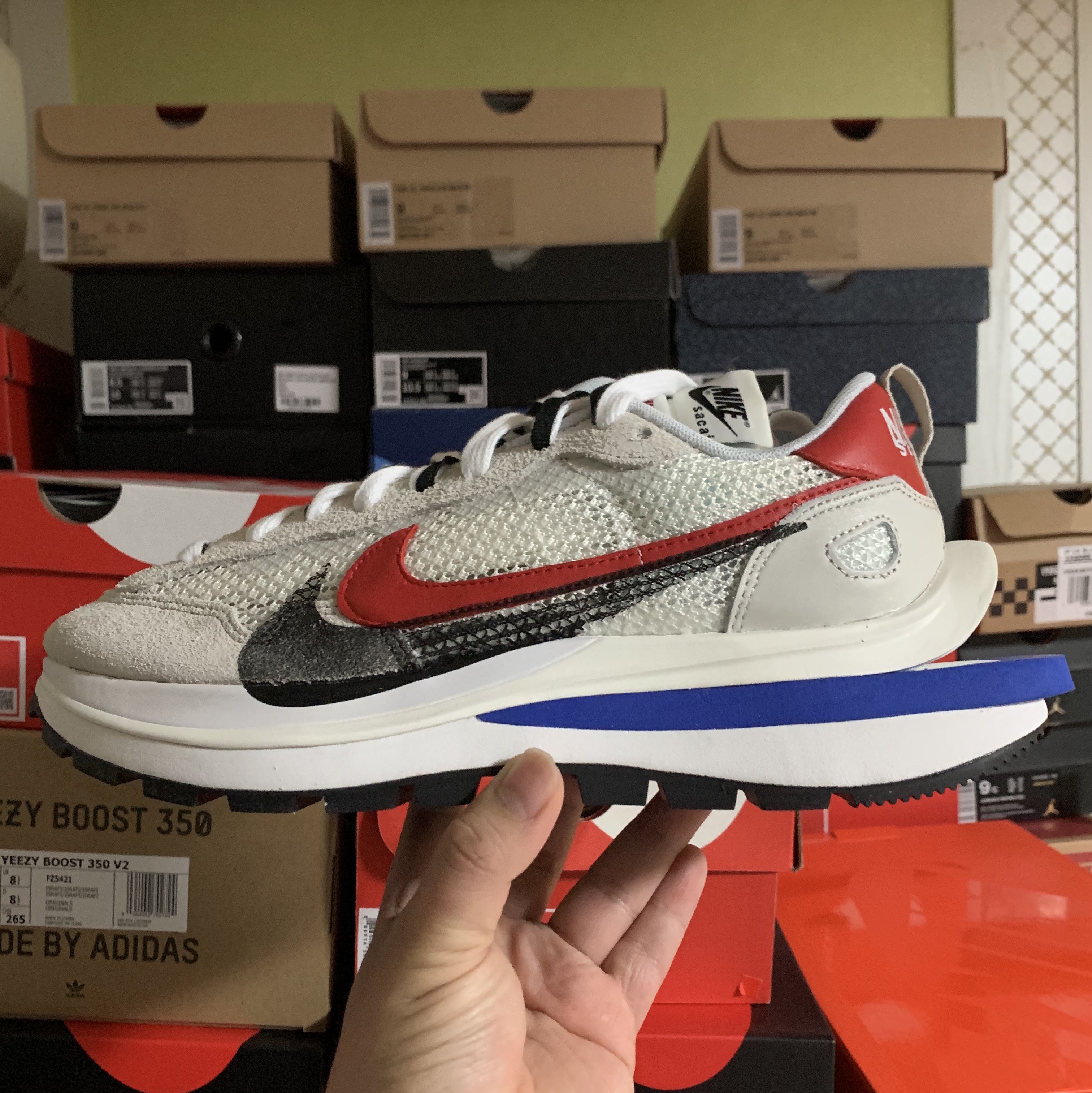 Nike x Sacai VaporWaffle Royal Fuchsia 착용 스타일