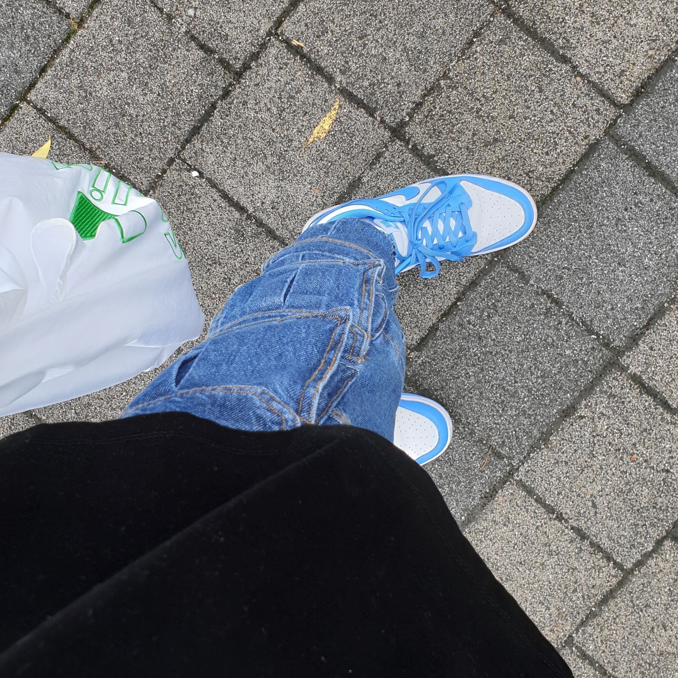 Nike Dunk Low Retro University Blue 착용 스타일