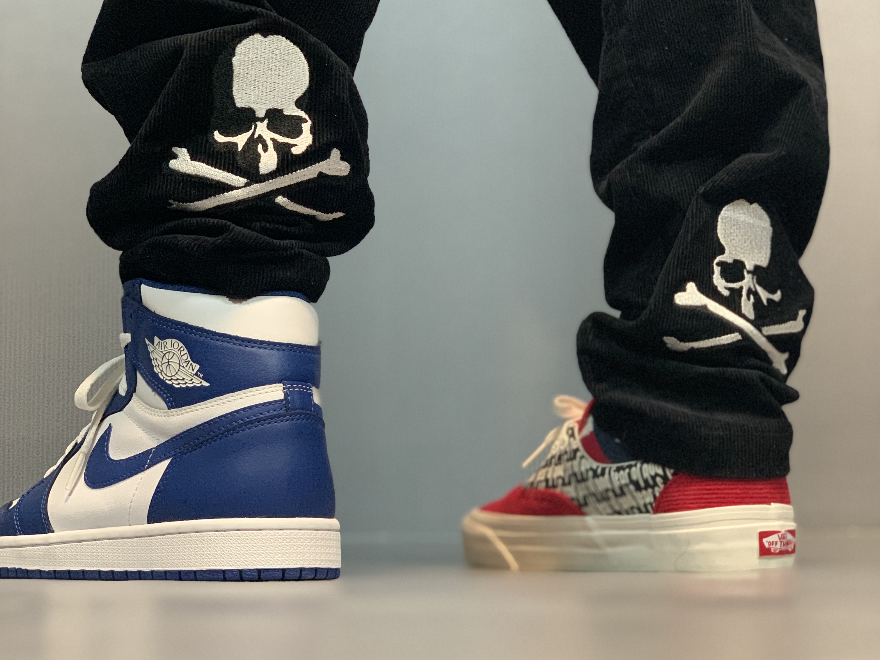 Vans Vault x Fear of God OG Era 95 DX Red, Jordan 1 Retro Storm Blue 착용 스타일 - 3
