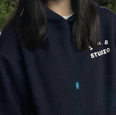 IAB Studio Hoodie Navy - 21SS 착용 스타일 - 2