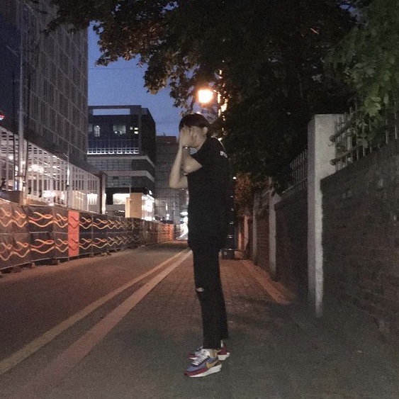 Nike x Sacai LDWaffle Blue Multi 착용 스타일