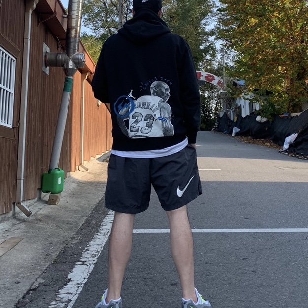Jordan x Travis Scott x Fragment Hoodie Black (DJ0615-010), Nike x Stussy Water Shorts Off Noir 착용 스타일