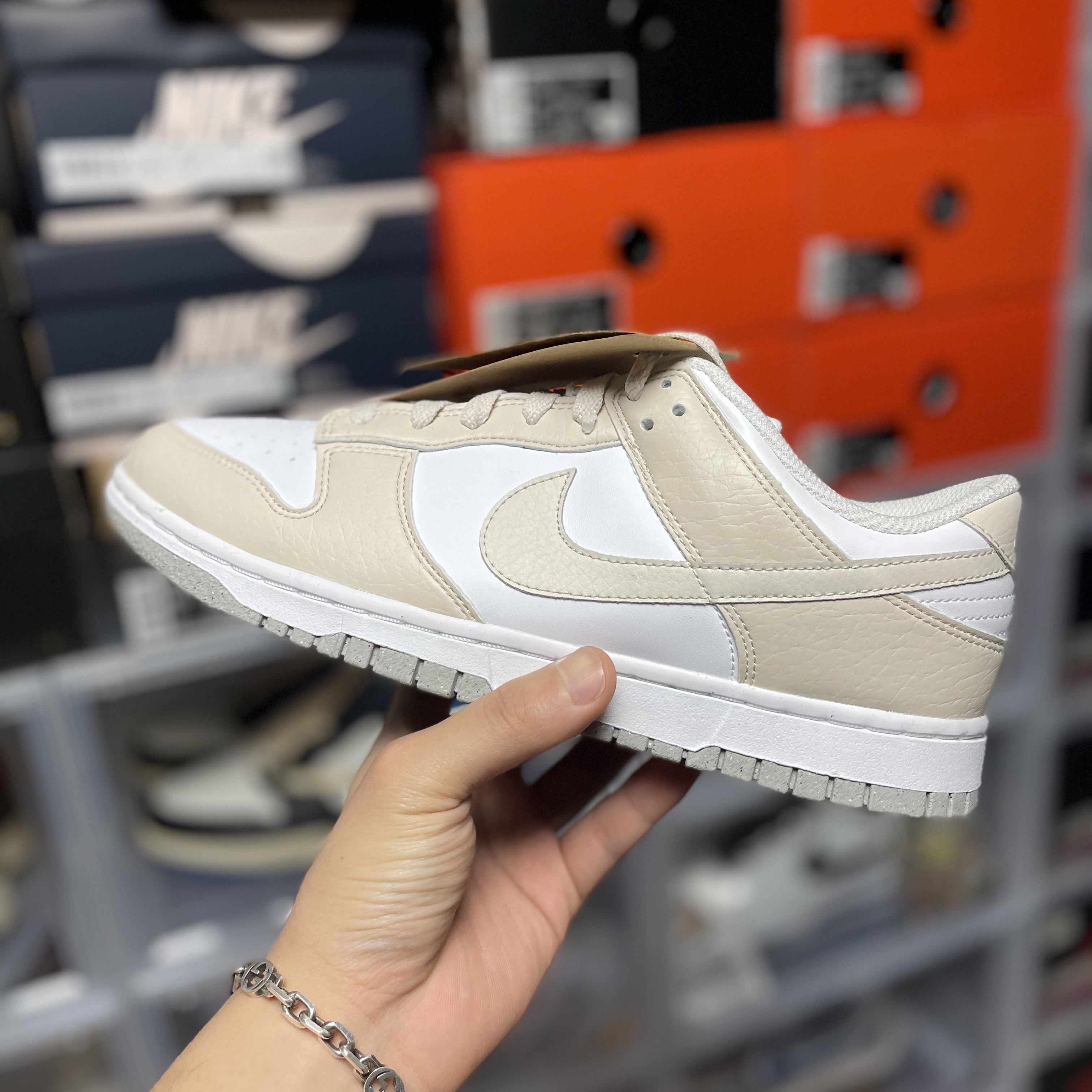 (W) Nike Dunk Low Next Nature Light Orewood Brown 착용 스타일