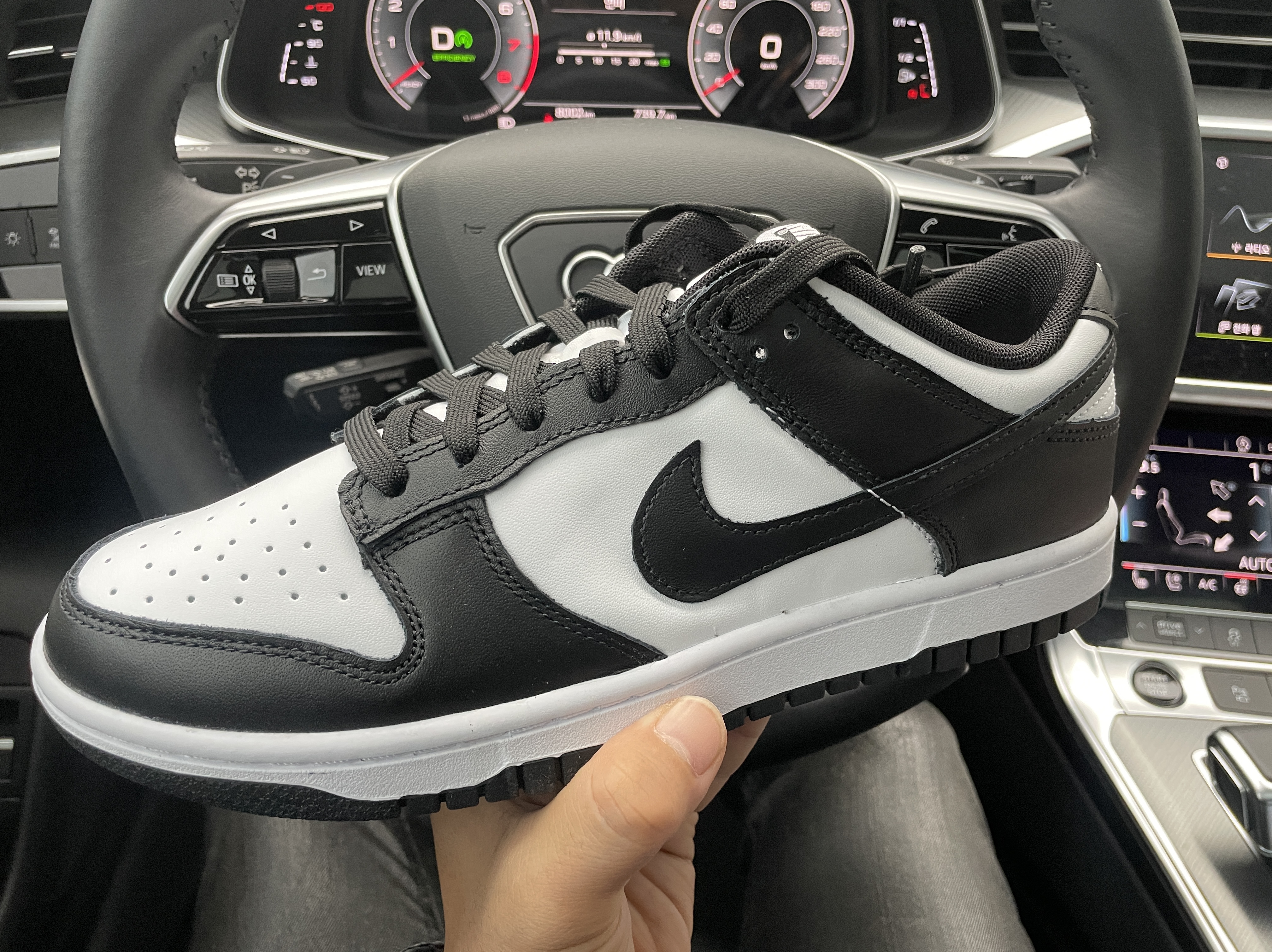 Nike Dunk Low Retro Black 착용 스타일