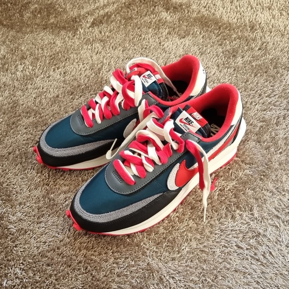 Nike x Sacai x Undercover LDWaffle Midnight Spruce University Red 착용 스타일