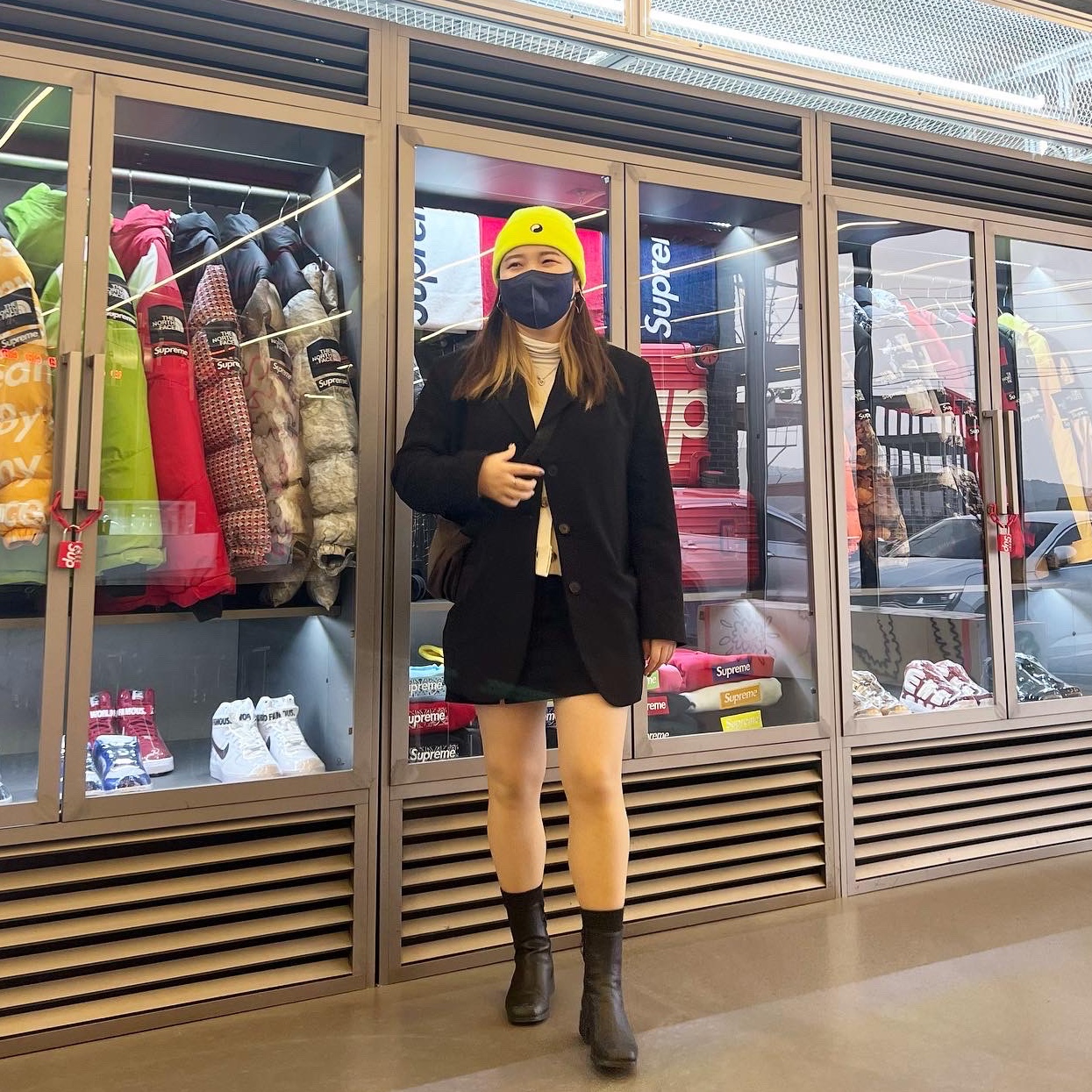 Stussy x Our Legacy Yin Yang Beanie Safety Yellow 착용 스타일