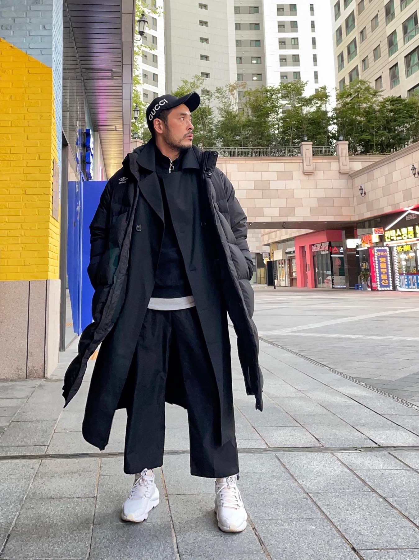 Y-3 Kaiwa Black White 착용 스타일 - 2