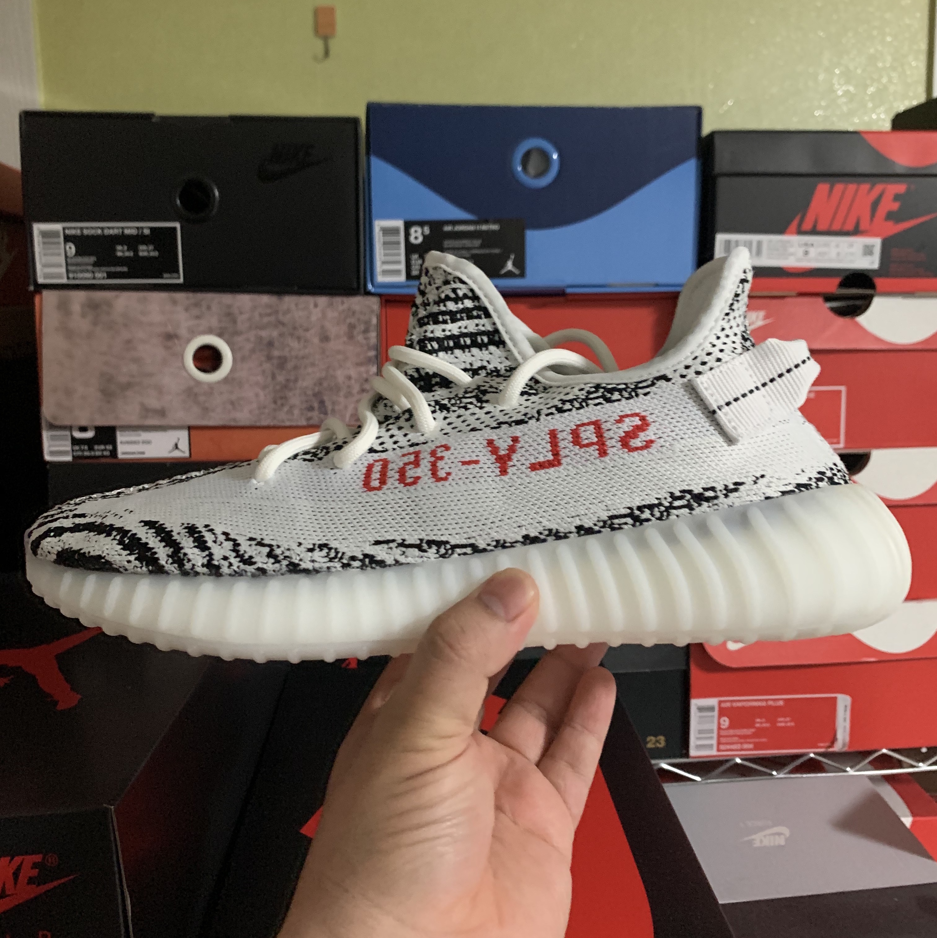 Adidas Yeezy Boost 350 V2 Zebra 2017/2019/2020 착용 스타일
