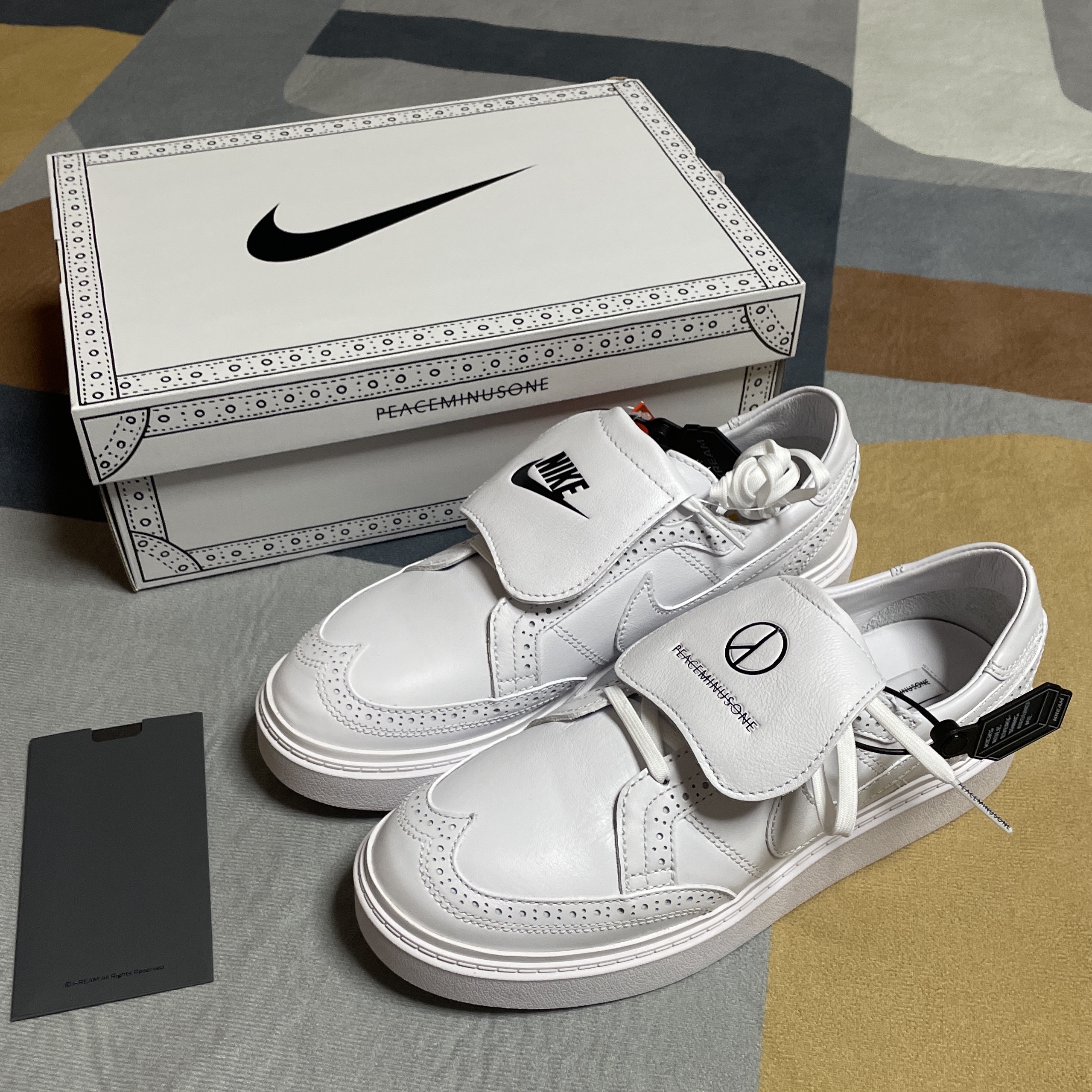 Nike x Peaceminusone Kwondo1 White, Dior Saddle Pouch Beige & Black Dior Oblique Jacquard 착용 스타일 - 2